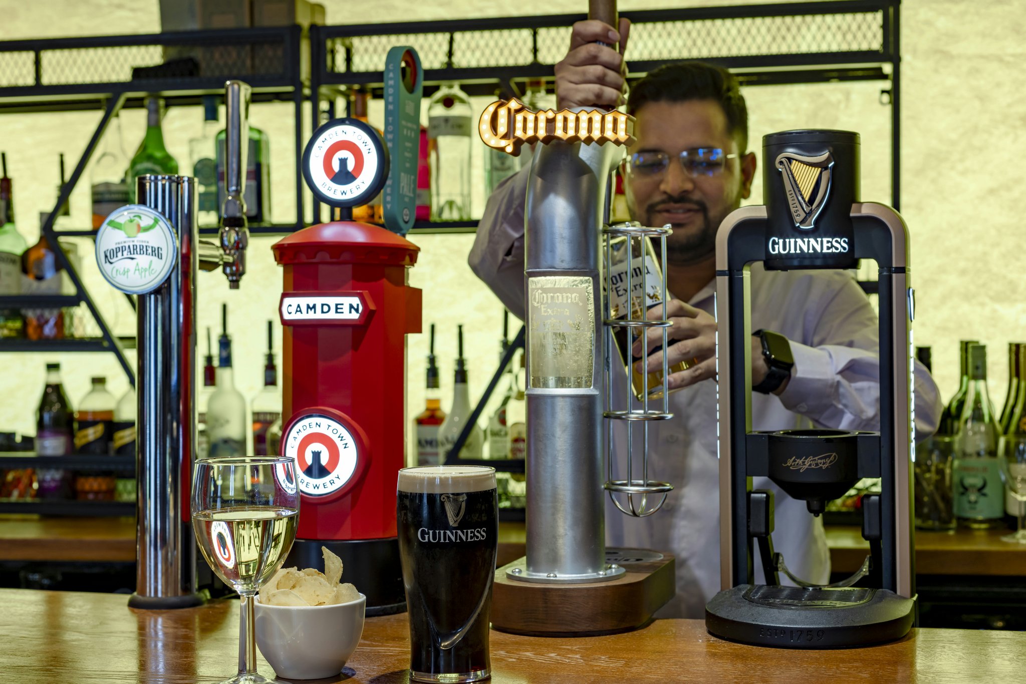 o8fGM7pdGUbDGHnERxNEA_Hornton_Sports_bar_(7)_S