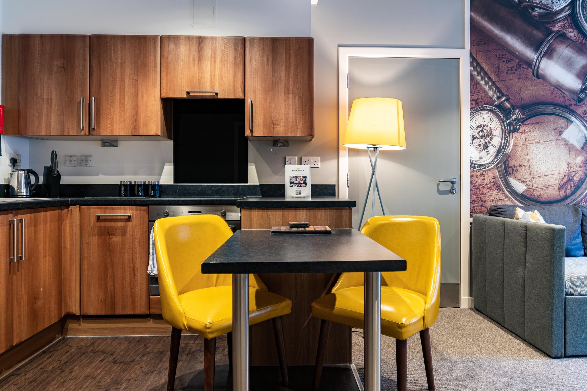 Family_studio_dining_space_S