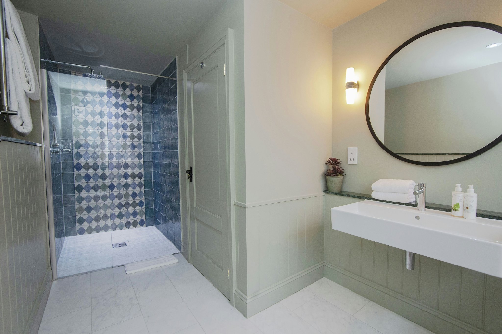 R06kQko7jEGlXucRDursw_Epic_Double_Room-01_S