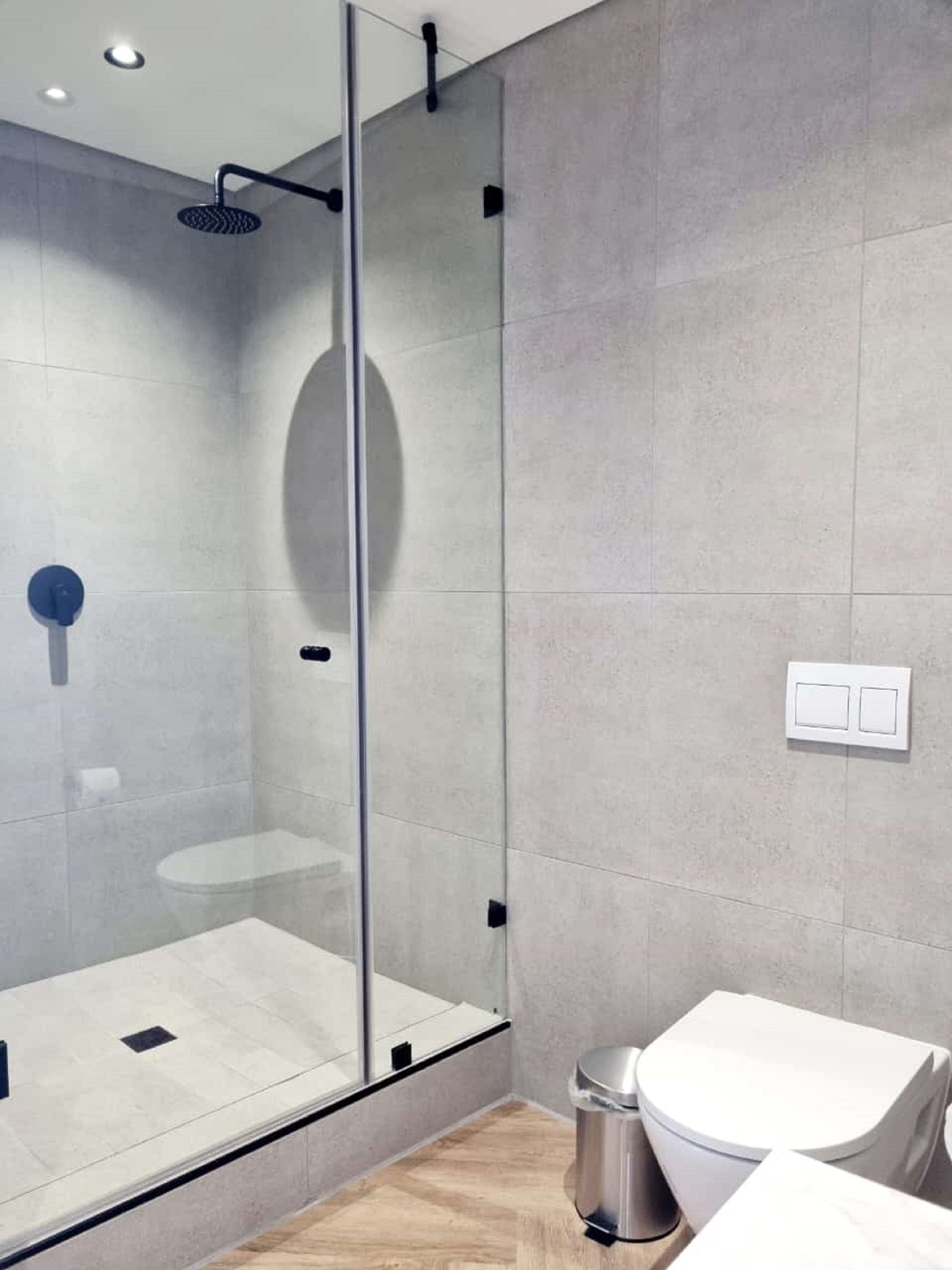 On_park_one_bedroom_bathroom-02_S