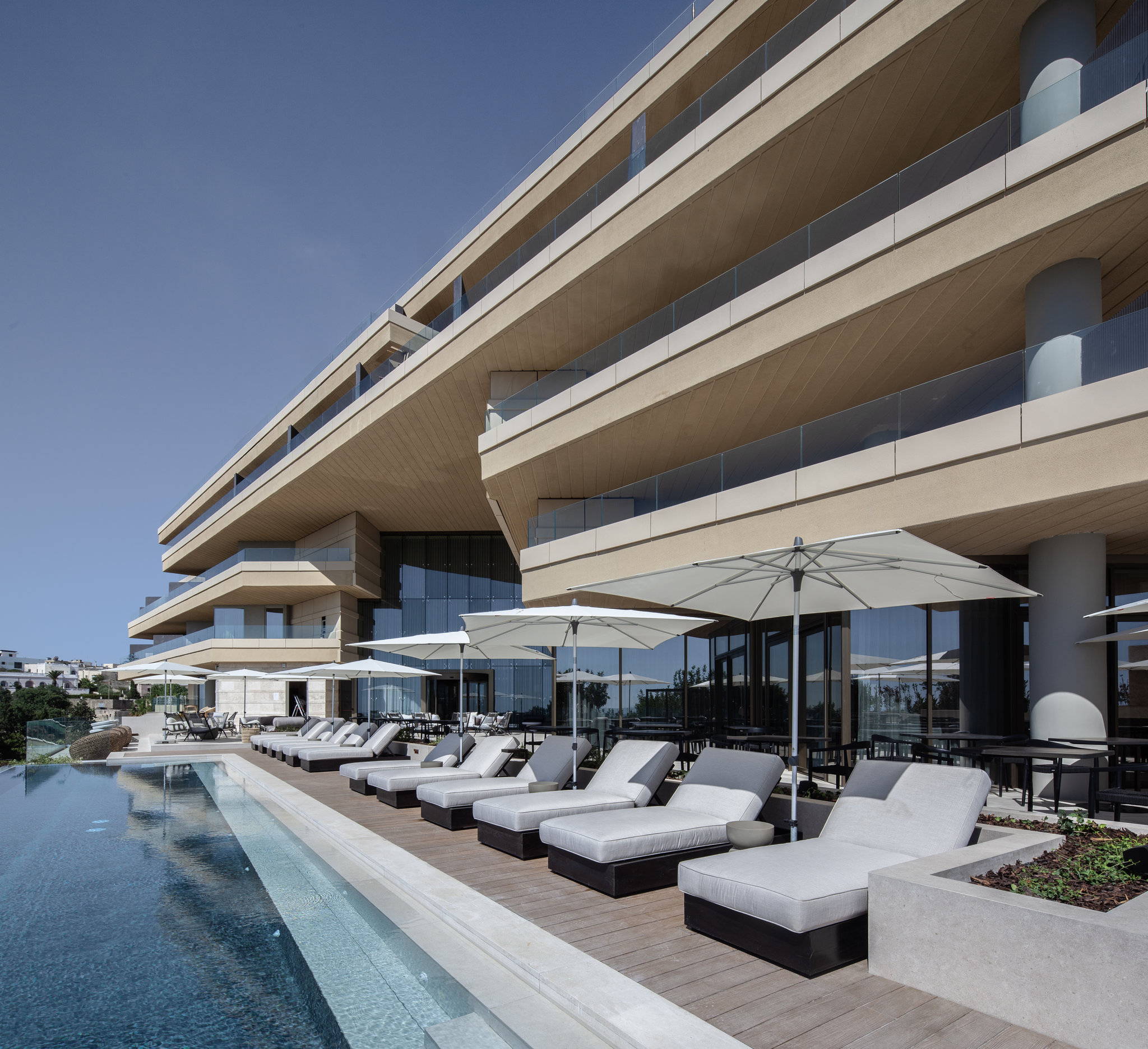 Verdala_Wellness_Hotel_-_Facilities_-_Outdoor_Pool_and_Po_S