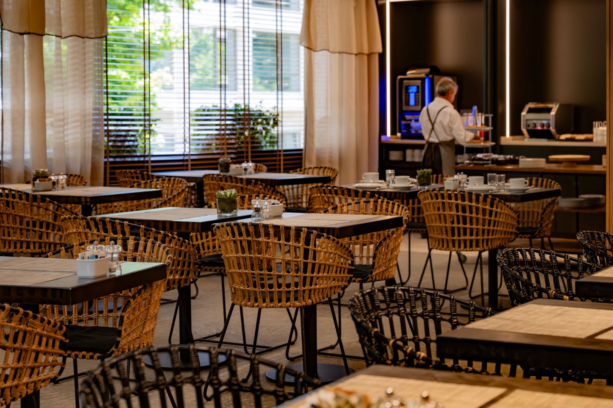 TGOwJXti0O6Ud3nImUNw_Lounge_2_S