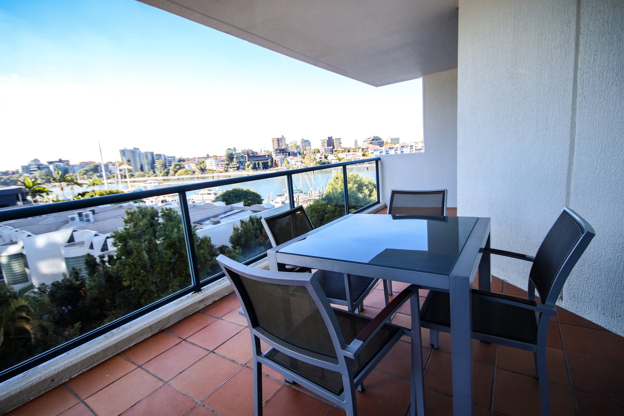 E3YWvNXtoUysIbmo669qpg_Balcony_-_301_S