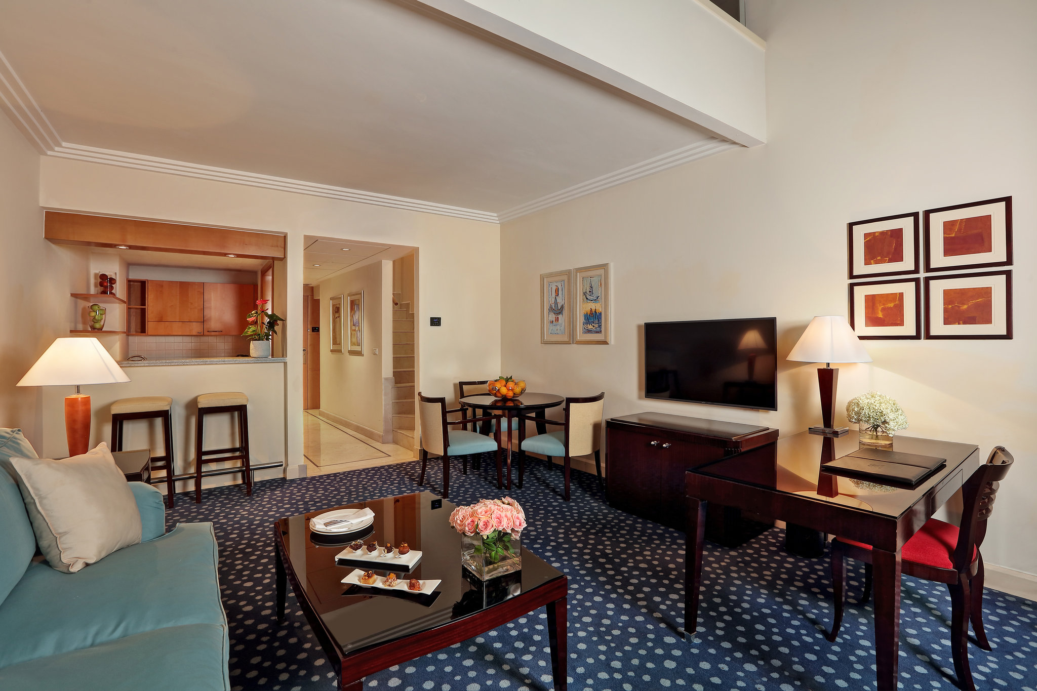 Deluxe_Suite_Balcony_Sea_View-AS1-salon1_S