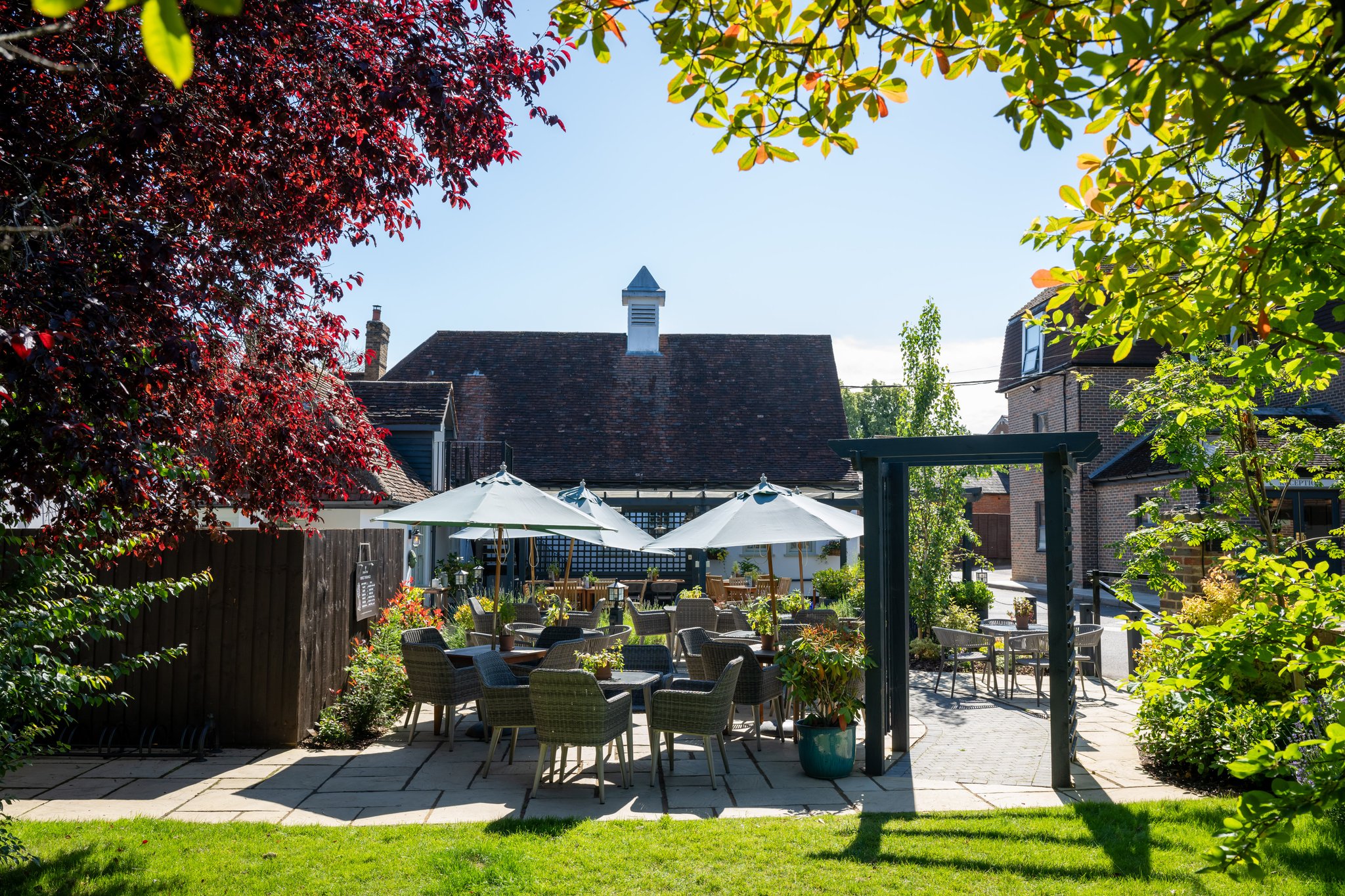 6189_DB_C_B_Greene-Man_Harlow_Venue_Beer-Garden_2024_007_S