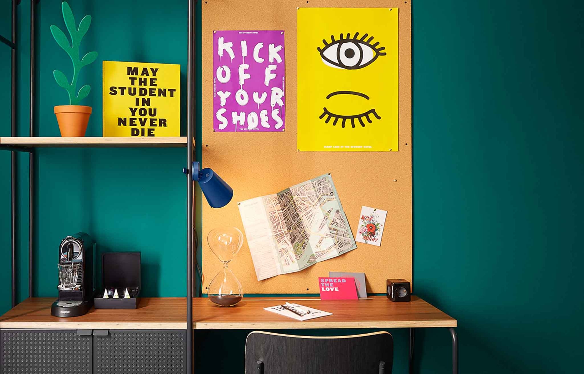 Deluxe_Queen_Room-00_S