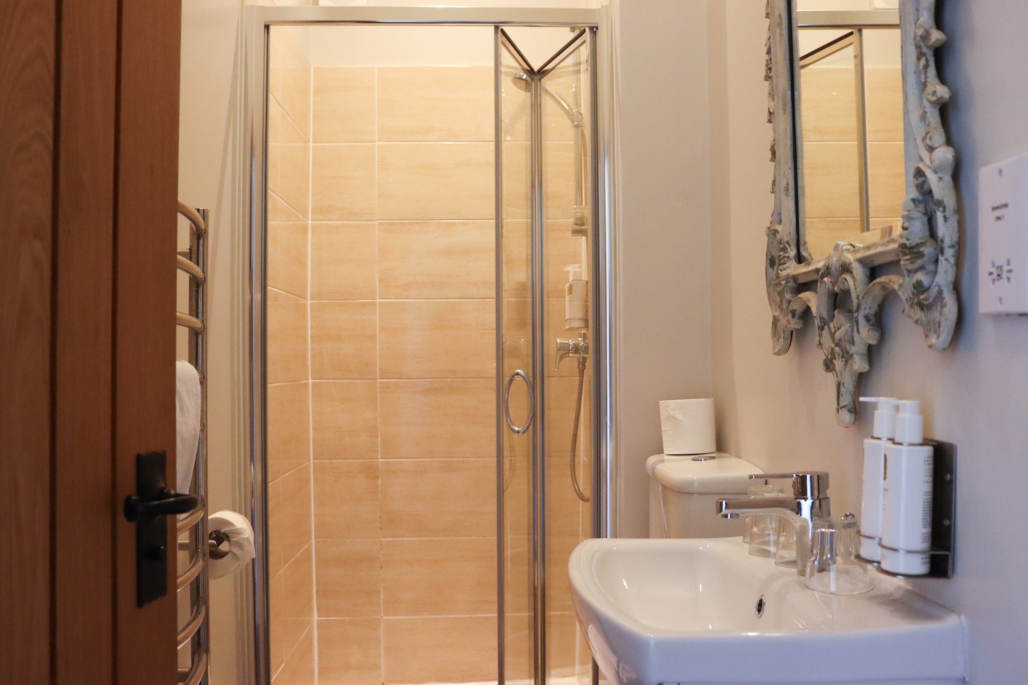 Jwp6QVNQUmB566A2lUqw_Room_9_Family_Room-24_S