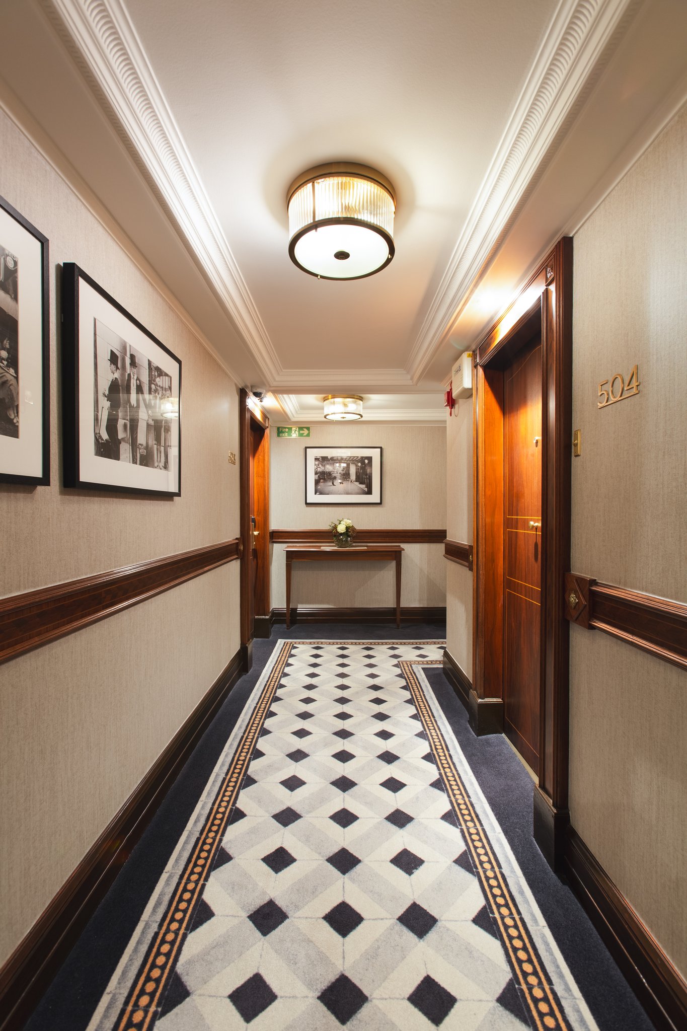 tA3FALXiUypRMwNIBJXAQ_Corridor_S