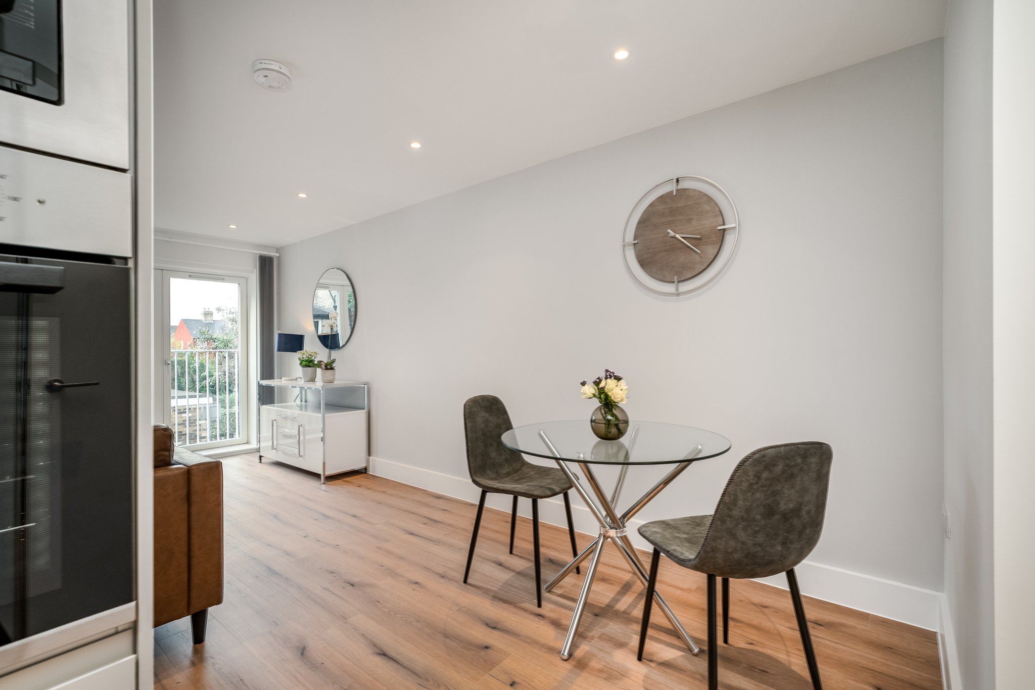 One_Bedroom_apartment-Kitchen_(4)_S