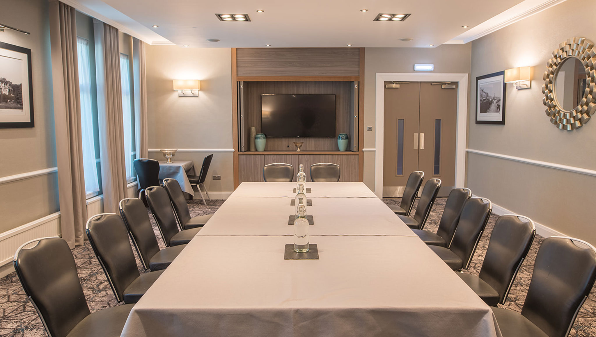 Conference-Table-Setup-Close–up_S