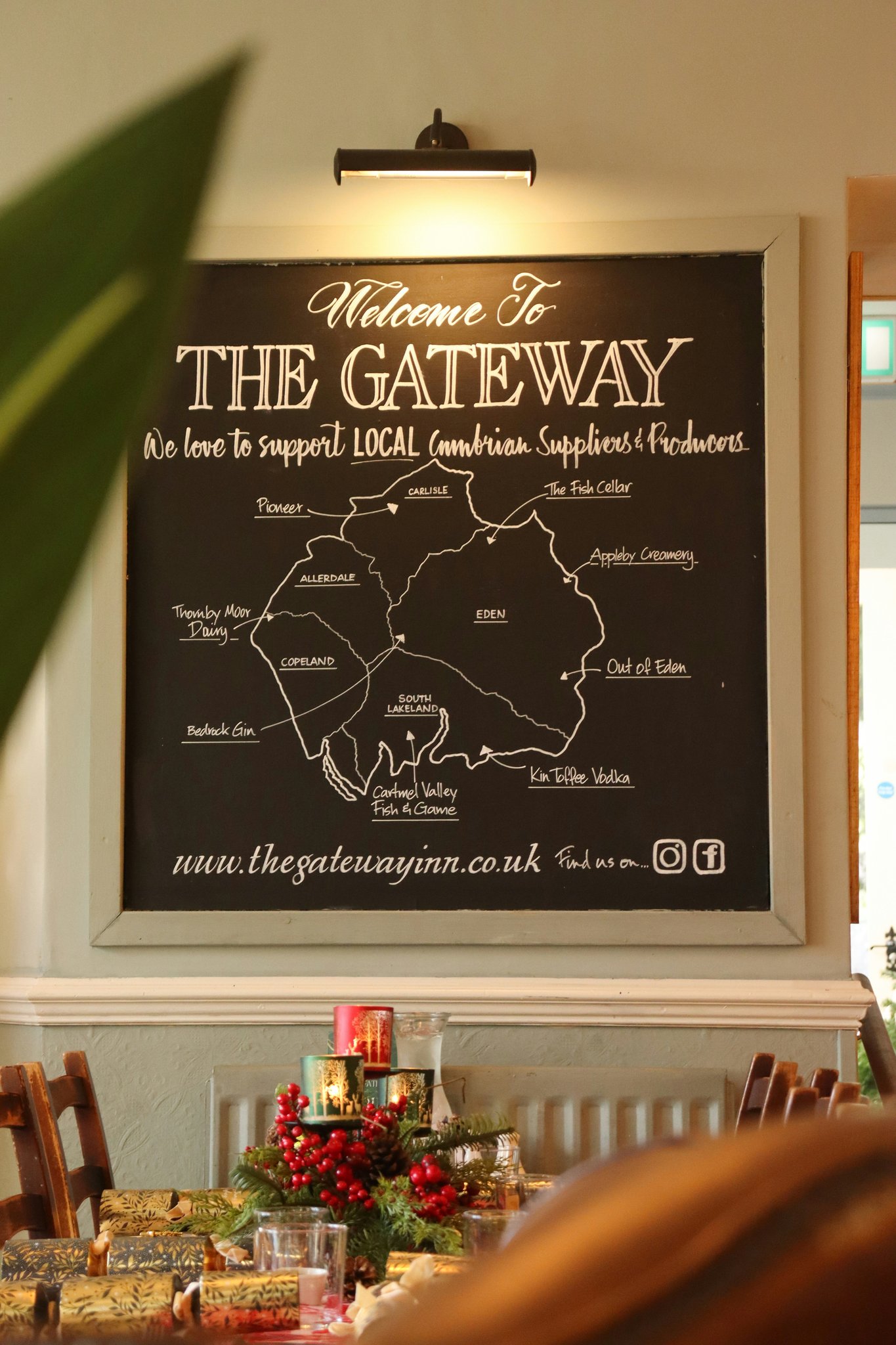 WzYpg8Ko9k2Kl1IR3hTBOw_Restaurant_6168_(4)_S