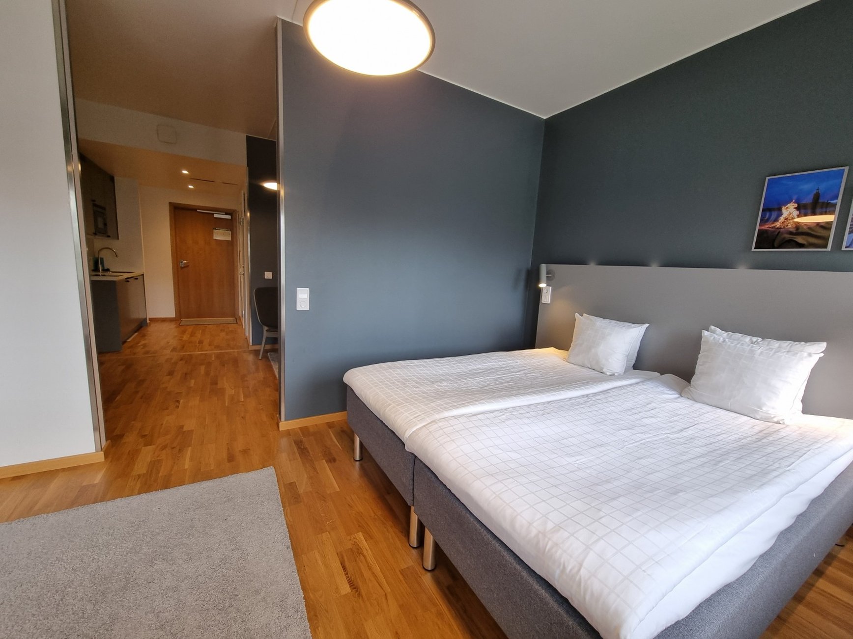 ddb24932-a0f9-42e3-9689-7d44f2dd8e40_S