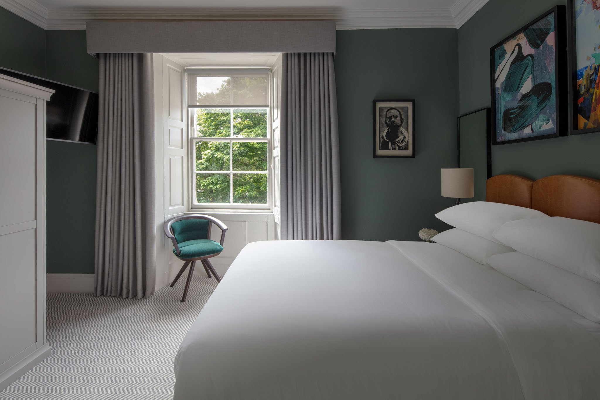 lQiEzFVU7UysRF8gBTyQkA_Cosy_Room_1_(2)_S