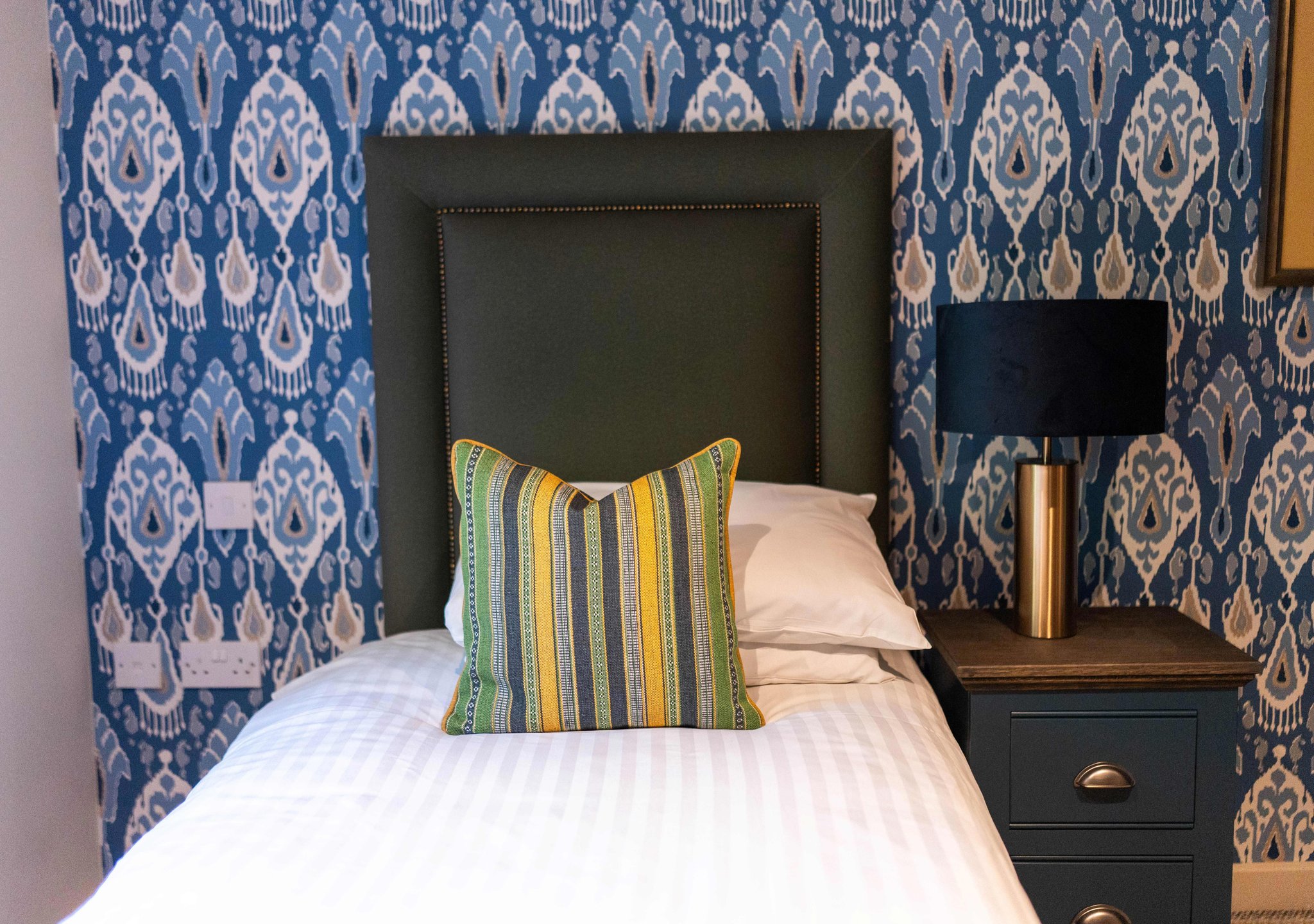 Single_Room_Hallingbury_House2_S