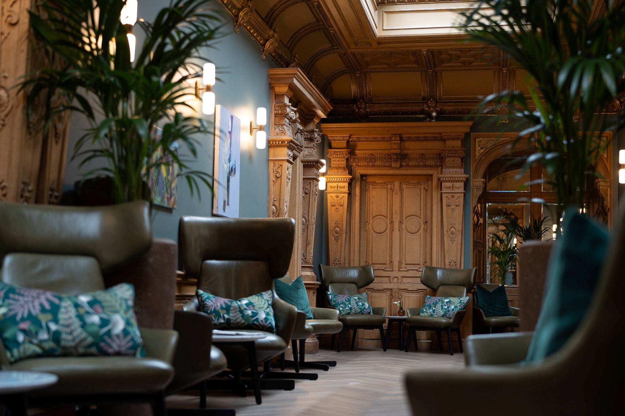 GvCYzBmj0q8U8HAvfAuWw_Lounge_S