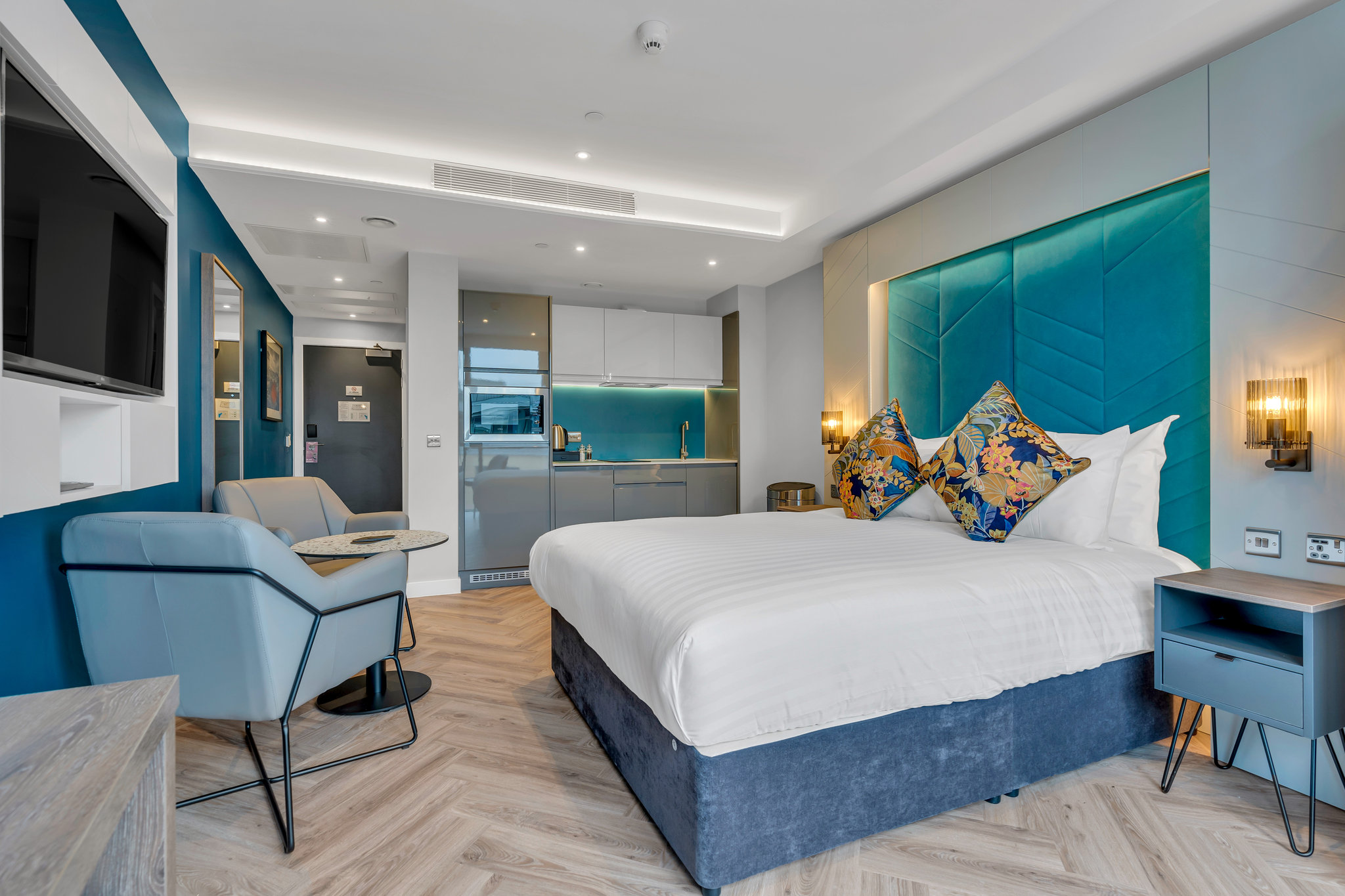 Smart_Balcony_with_Galleria_View8_S