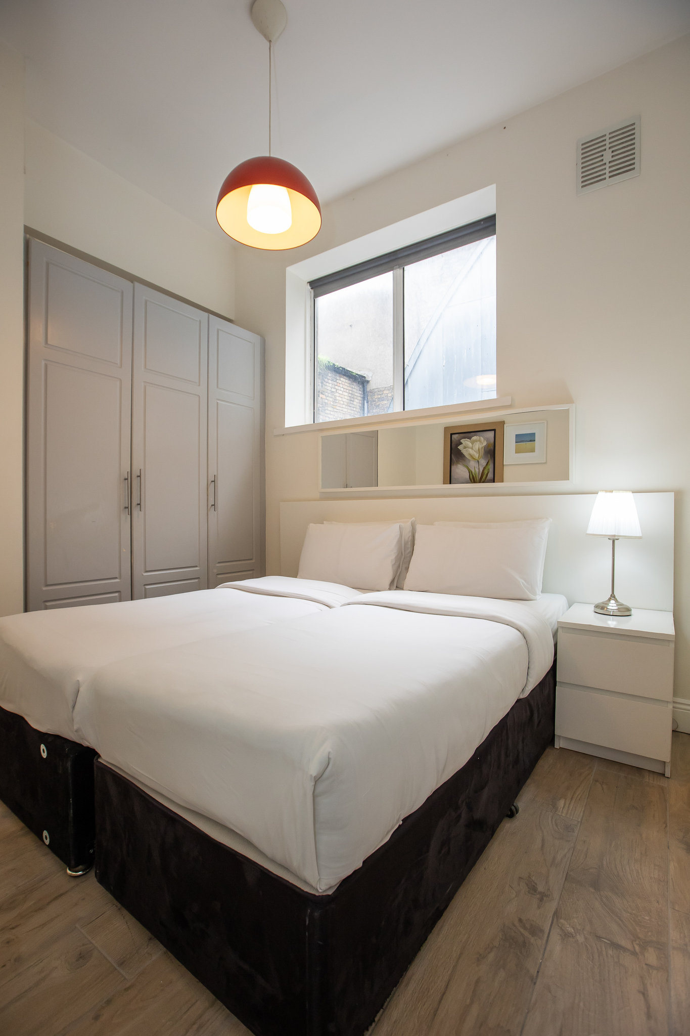 3_Bedroom_Apartment_Wellington_Quay_Bedroom_S