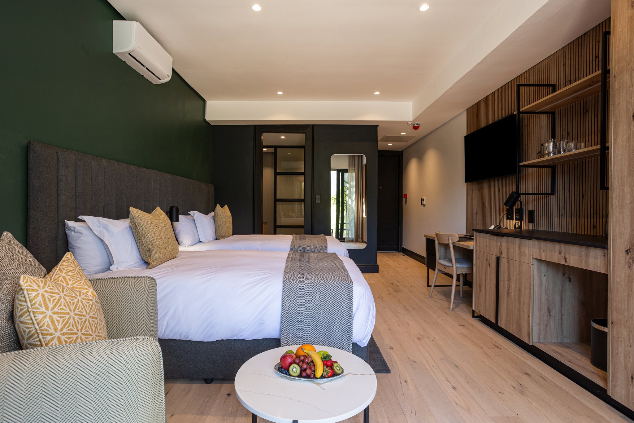 Standard_twin_room_(5)_S