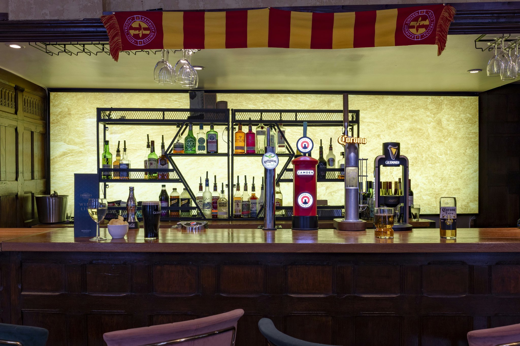 rKVCqhkUV07HHC8CsX82A_Hornton_Sports_bar_(8)_S