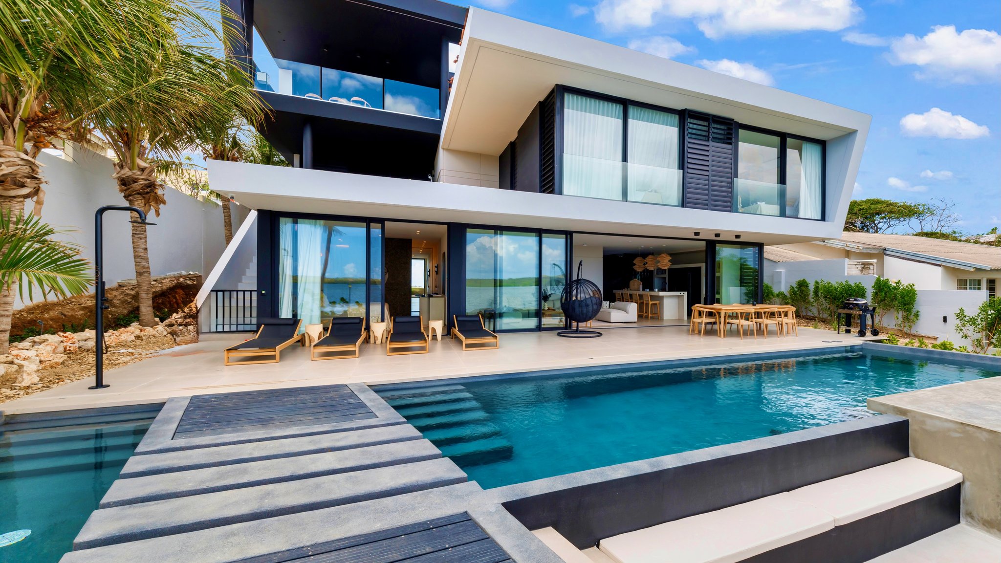 lZwJ1FtMykKflCWDMGC4A_The_Wave_Villa_Main_Pool__Facade_S