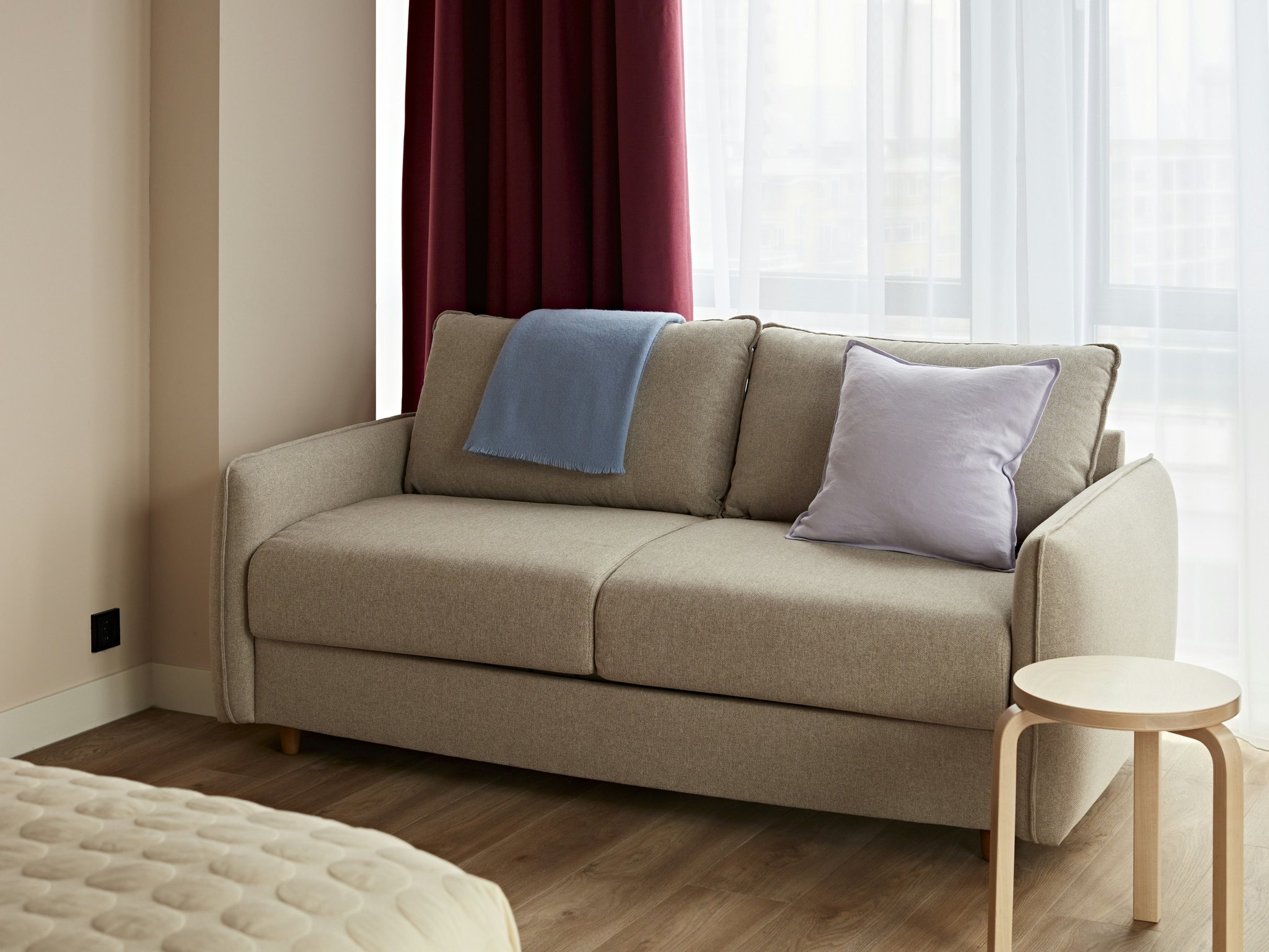 Tf05ISYgzU6Cd6h3LEUlgQ_Extra_Large_Studio_with_Kitchenett_S