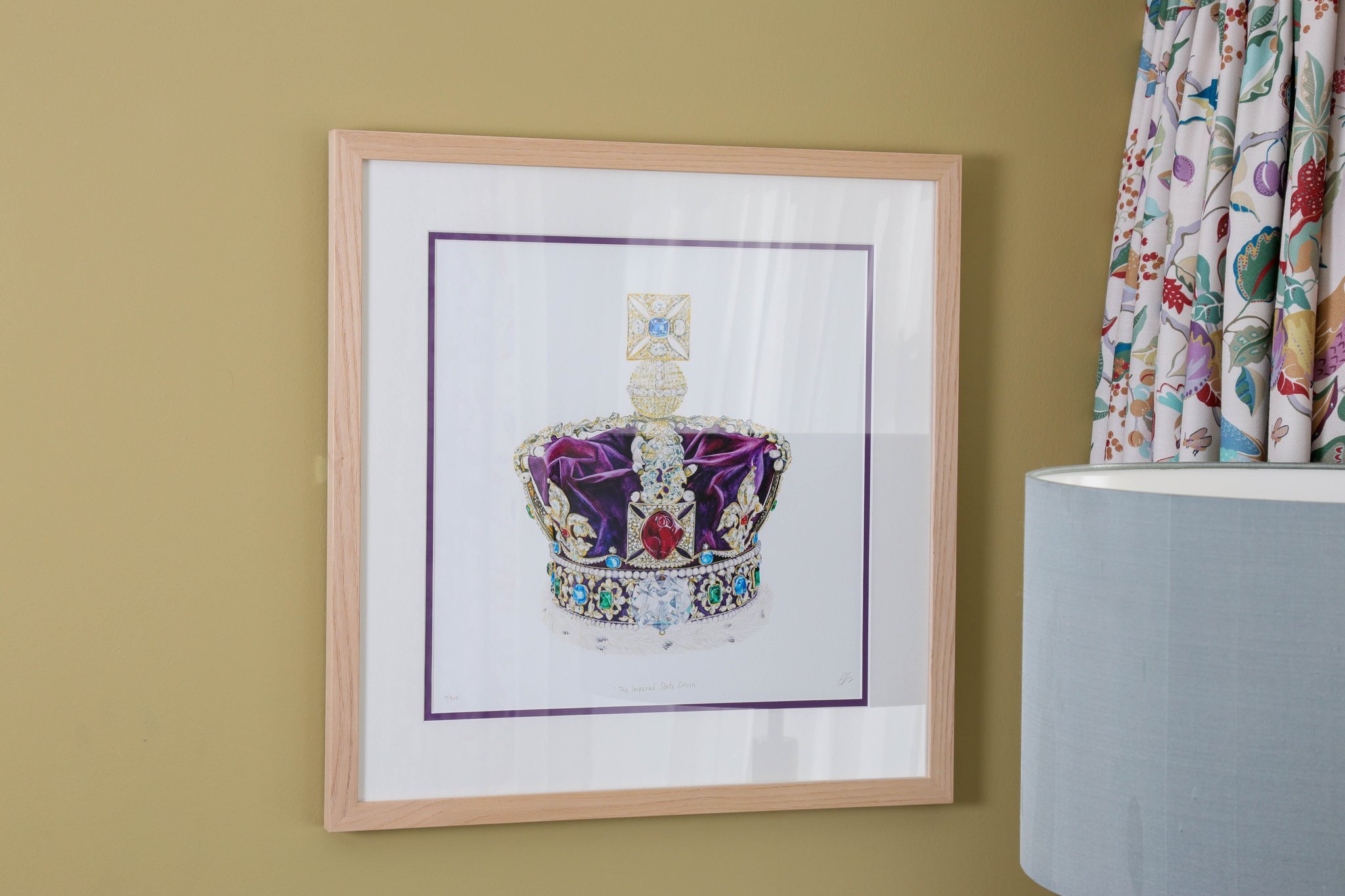 Bedroom_artwork_crown_S