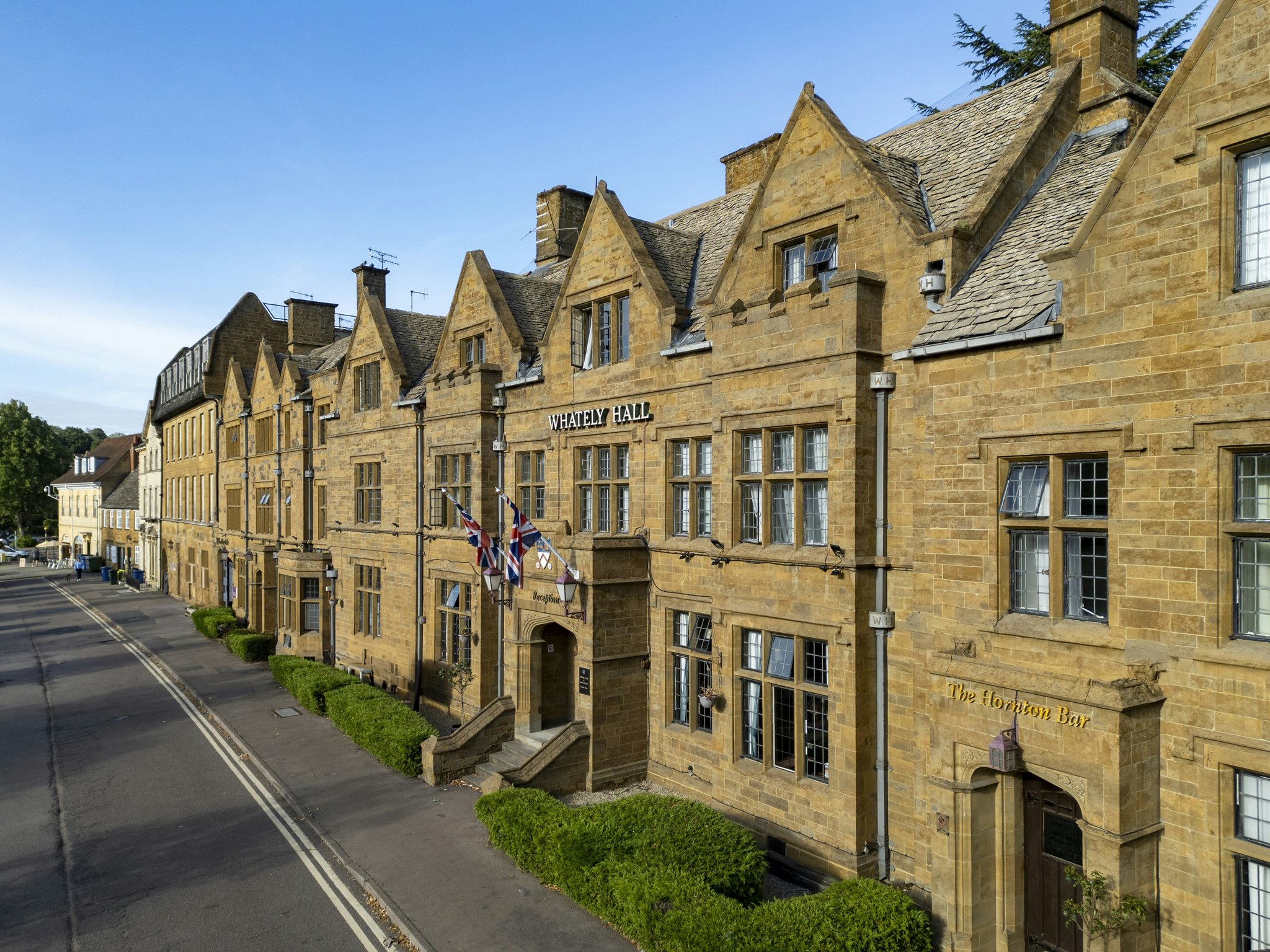 AjBgHIyEi0SCA4D3z9nCkw_Exterior_(3)_S