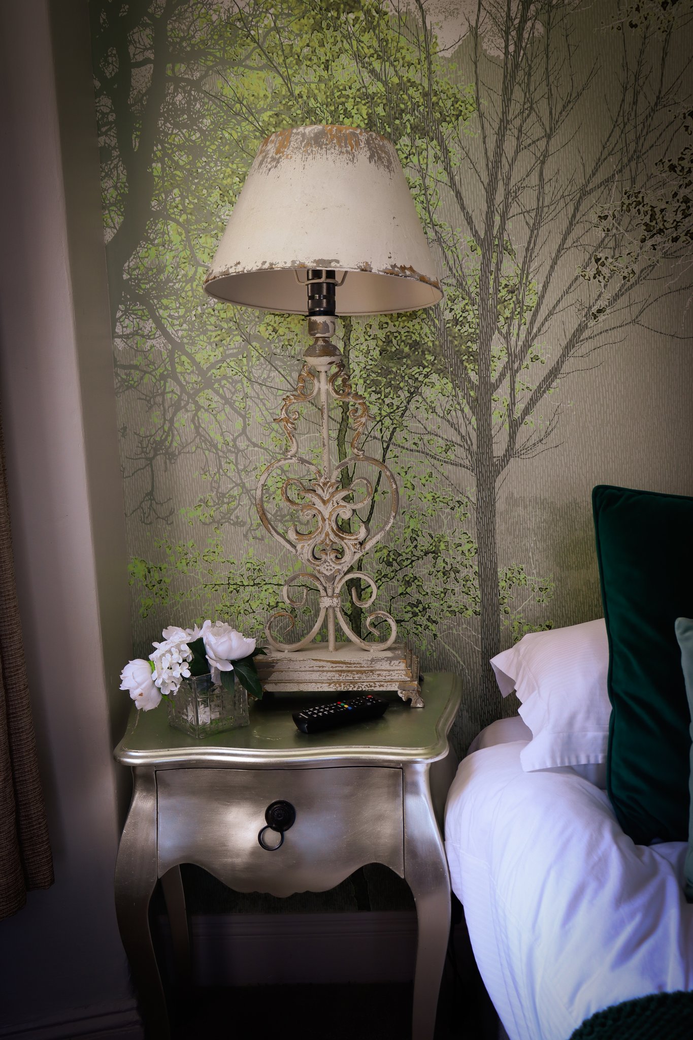 aULVgBlzR0GEc94jgR6bAQ_Room_9_Family_Room-00_S