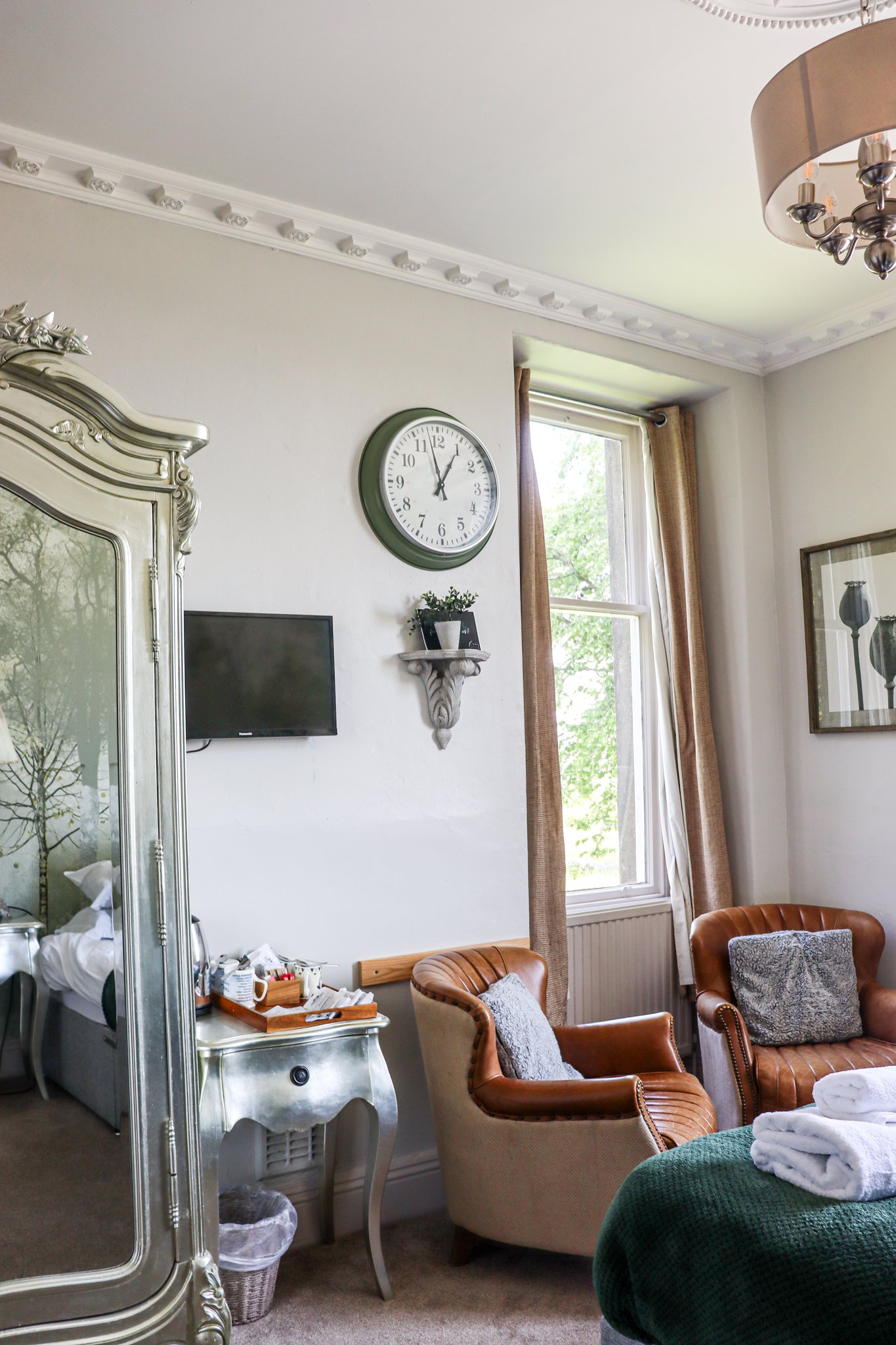 e5CddG7Flk2m7nIXSiSYCg_Room_9_Family_Room-10_S