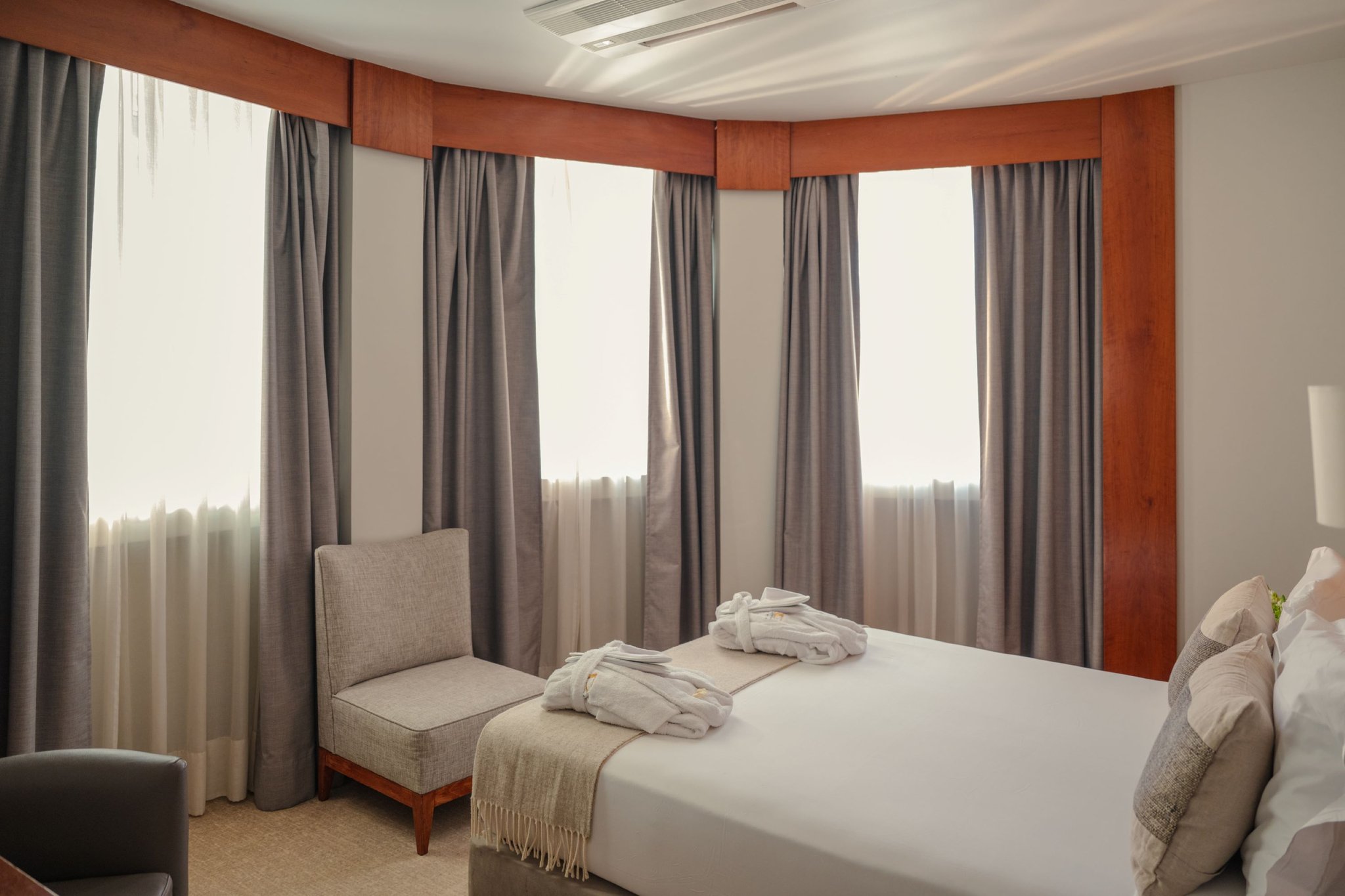 dgVjSg5ZDkuxxiAFAYyLyw_Deluxe_room_S