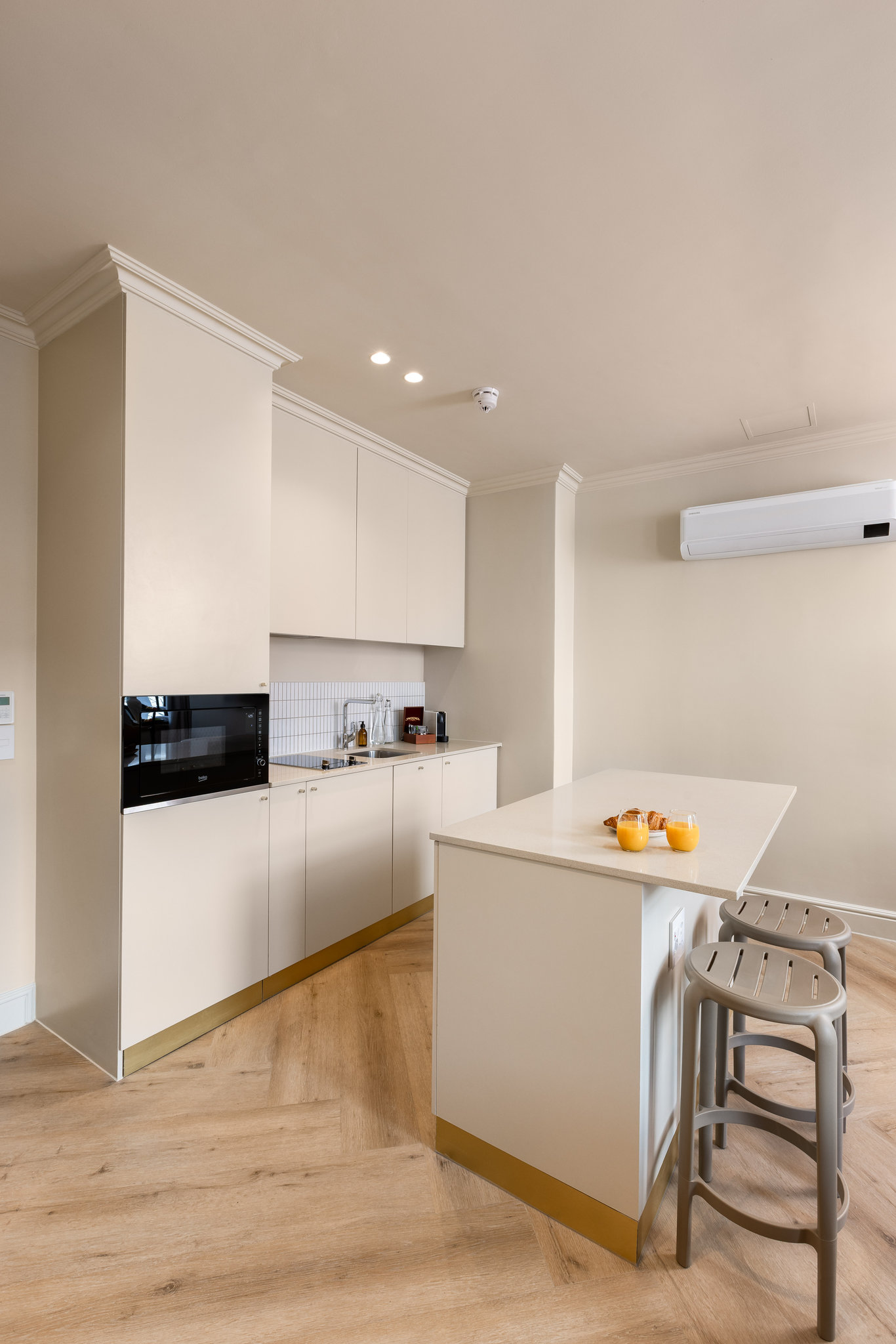 3GogDzjB0C3dzfyr4VwdQ_Executive_Studio(2)_S