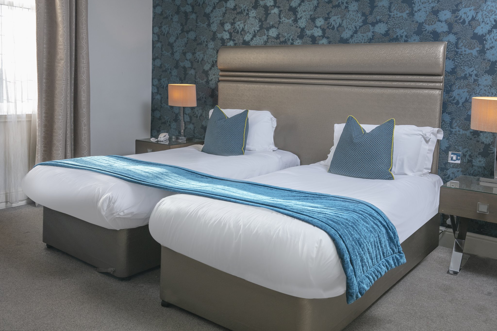 SUPERIOR_TWIN_ROOM_44_DHQI-2_S