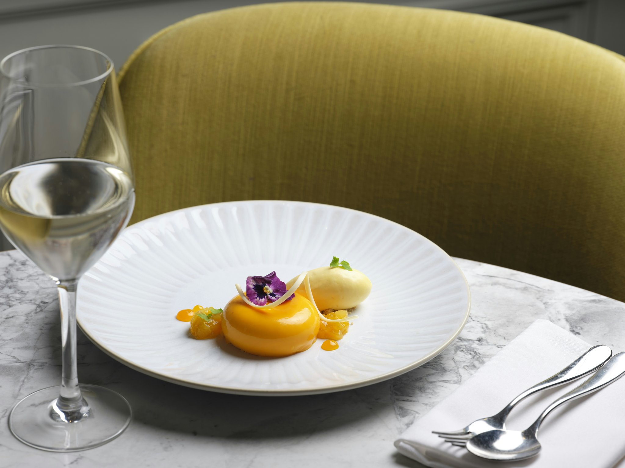 Kxmd90aLmUWgLb6apnENyw_Garden_Room_food_(2)_S