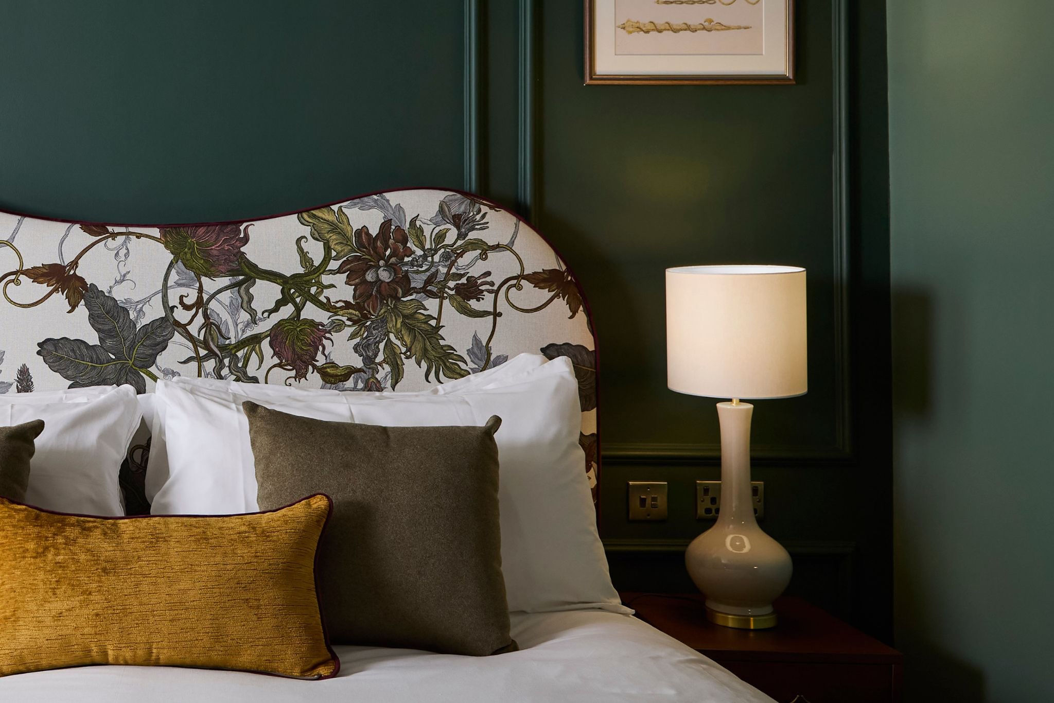 Snug_Room_Pillows_Green_S