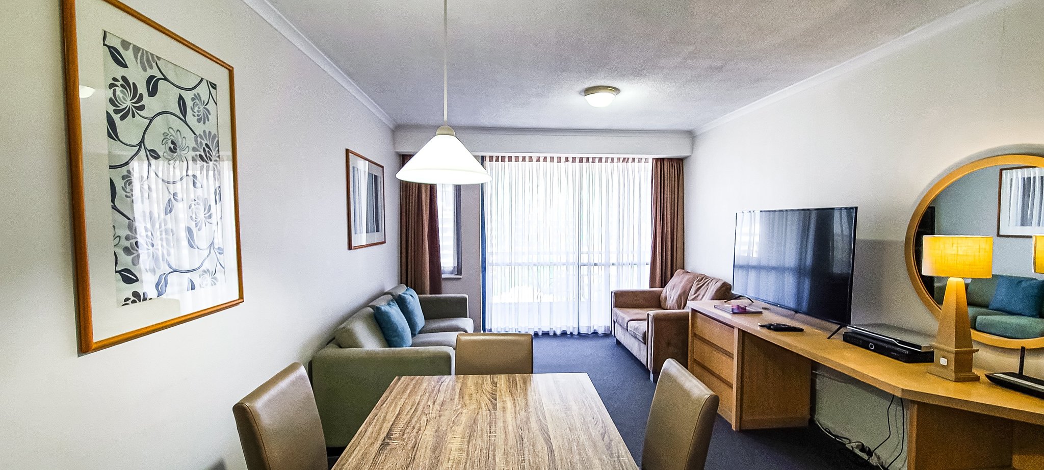 AFgsIt5nk6jw8xQ7wdk0w_Living_Room_-_906_B_S