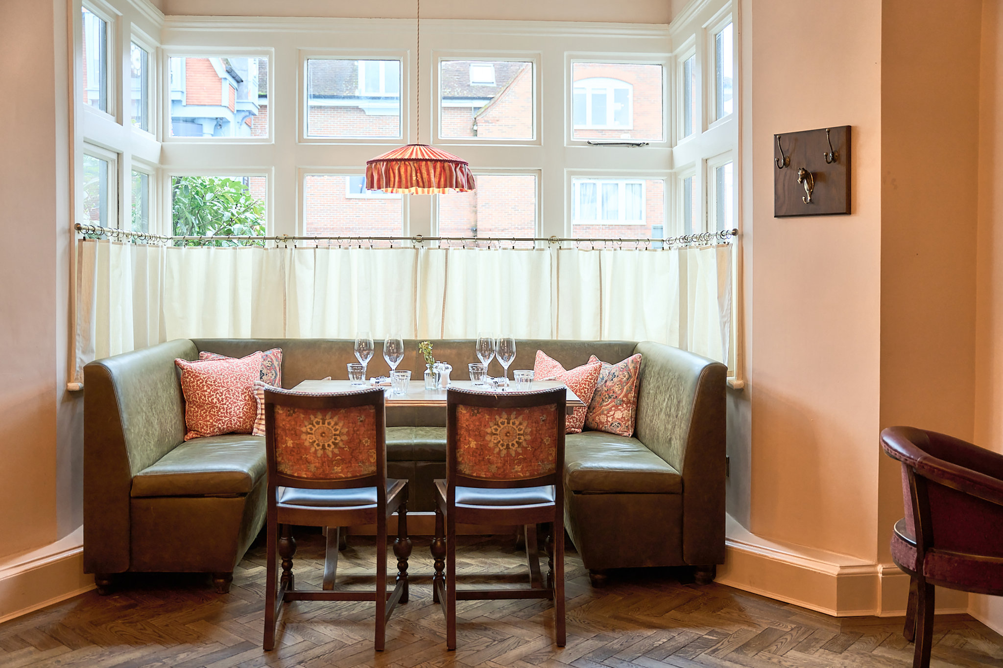 Bar_and_Restaurant11_S