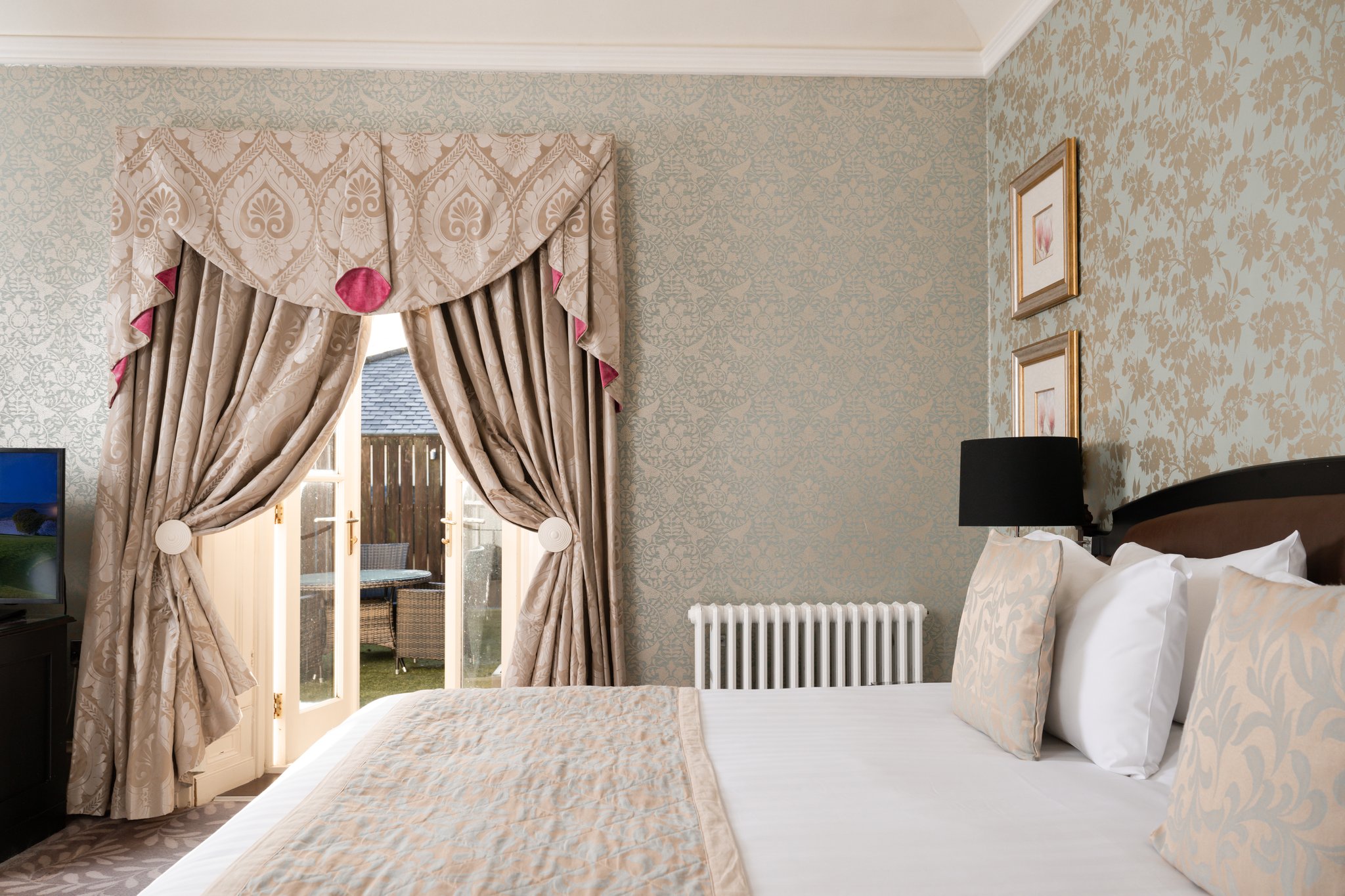 ZVzZGkvPkCpJFjRK2jfCQ_Luxury_Suite_S