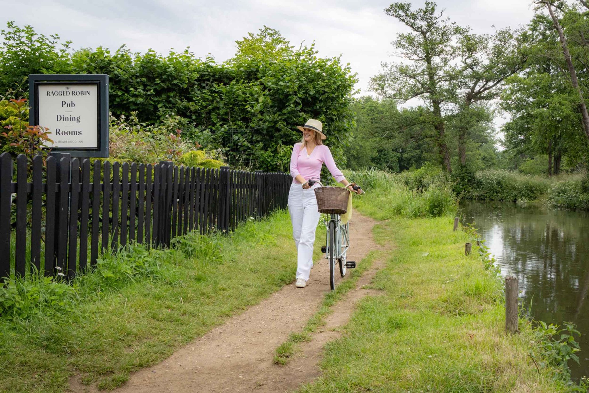 the-ragged-robin-godalming-exterior-051_S