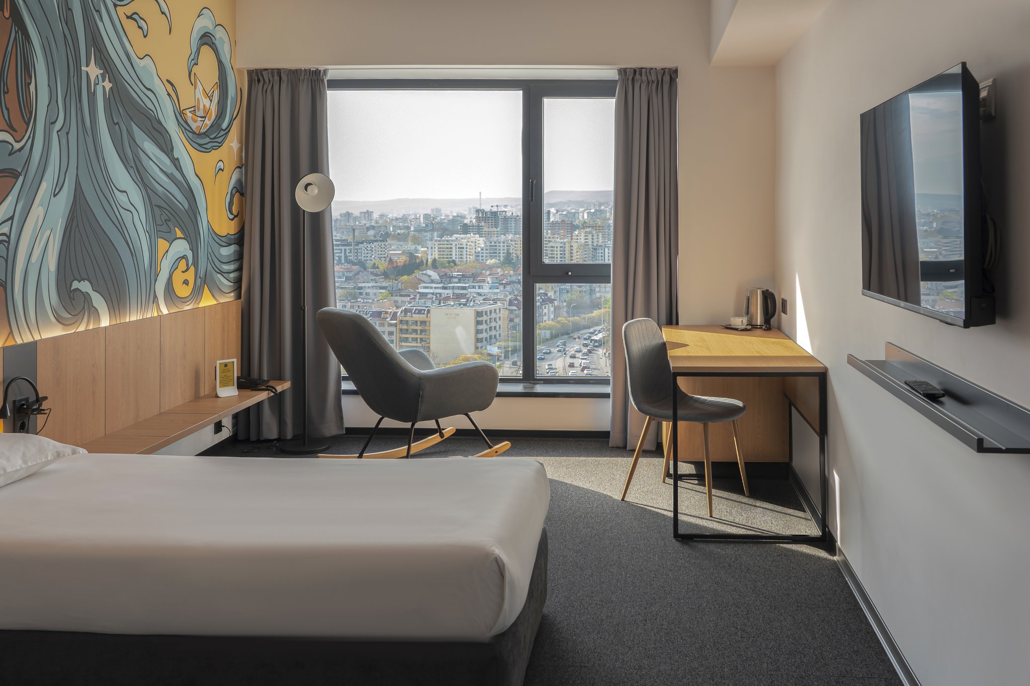 LmejaViiikyy5vJUGqPloA_Single_room_city_view_S