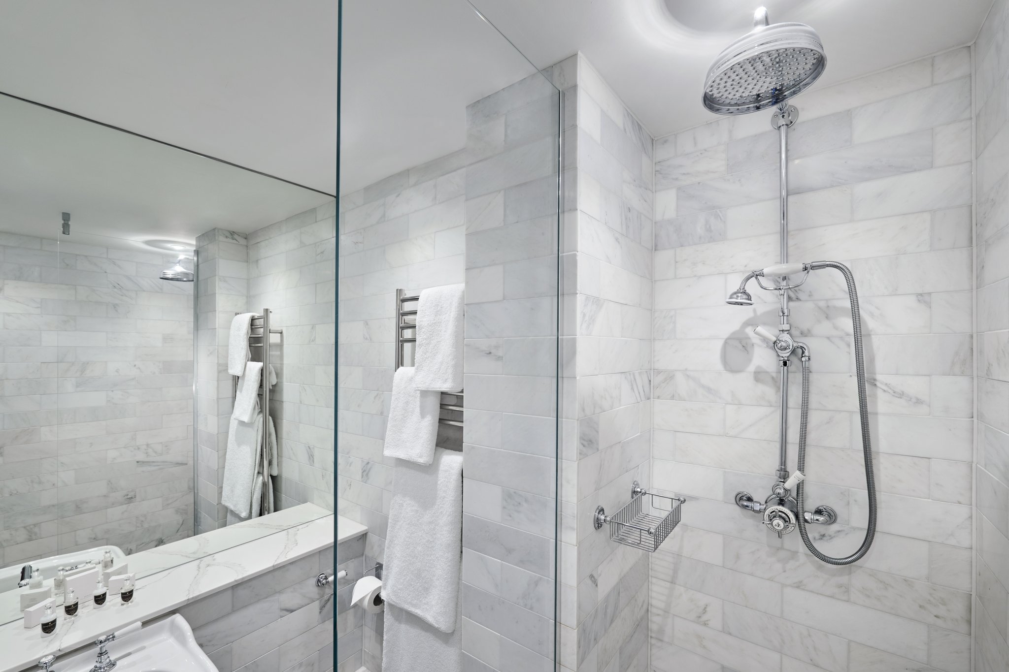 Superior_Garden_View_Bathroom2_S