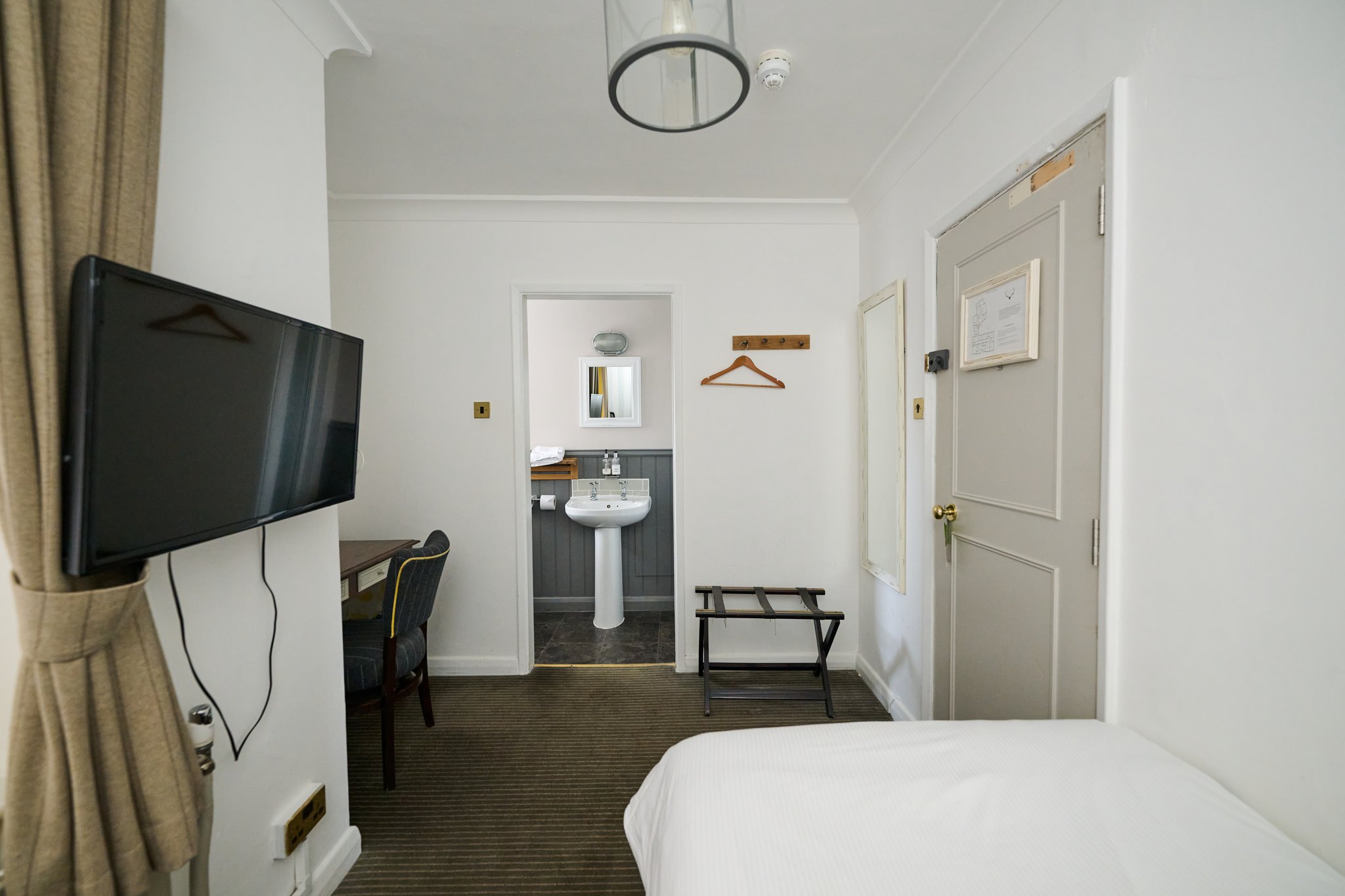 fuamVa3QE01QwJbS2T85Q_Single2_S