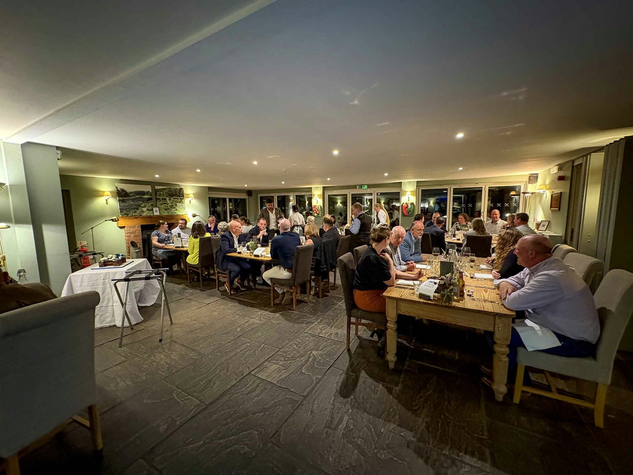 cryp73ZLkL2ITwqh2rw_Restaurant_new_1_web_(too_small)_S