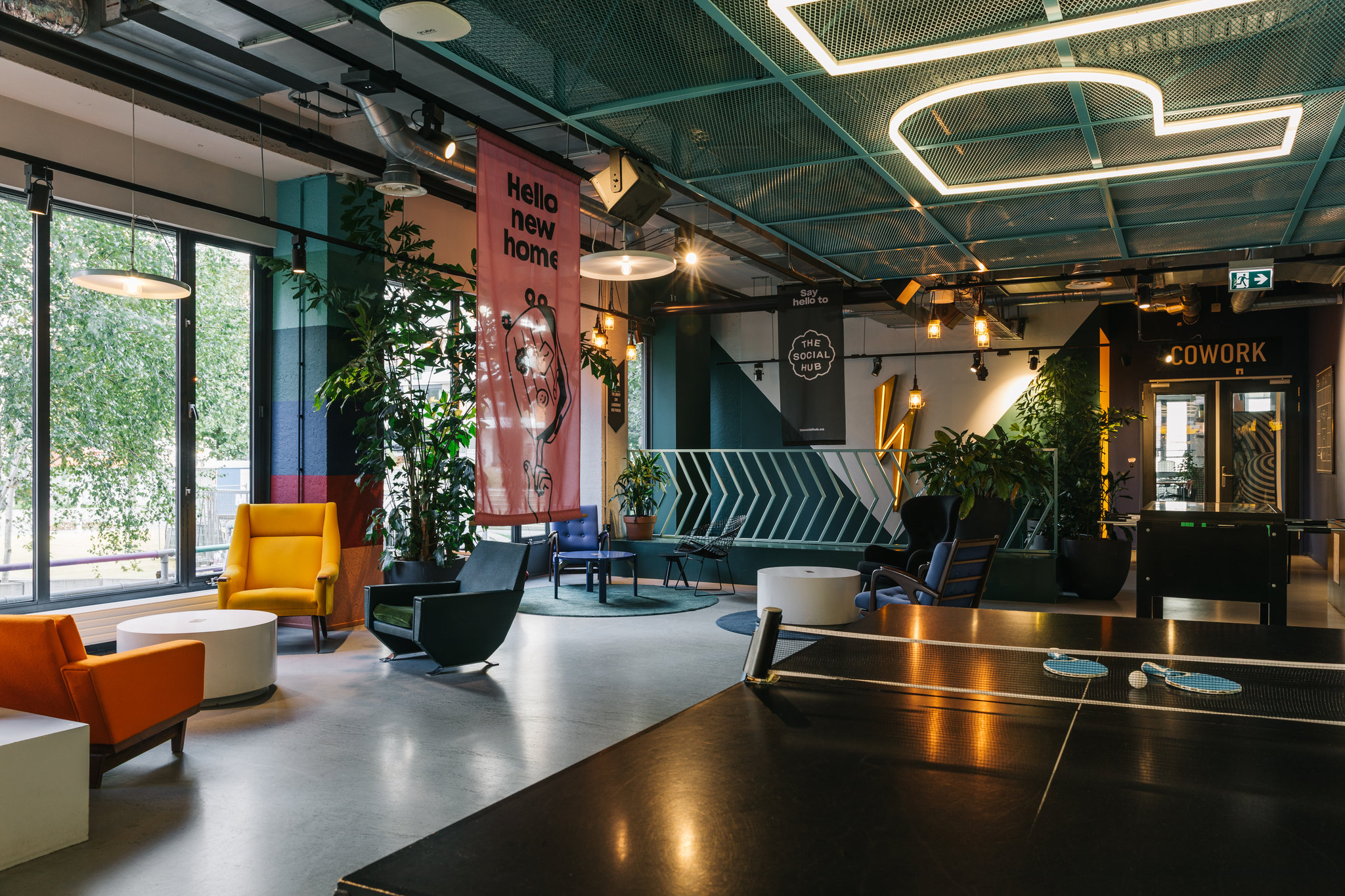 zh7TmVjtQUep8UoY2L5eHg_Lobby_S