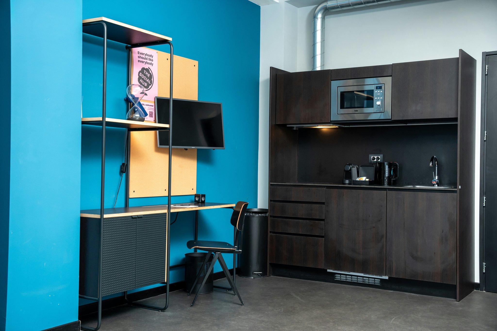 TW78Z5dfUCLajAi2uVZmA_Deluxe_Studio_S