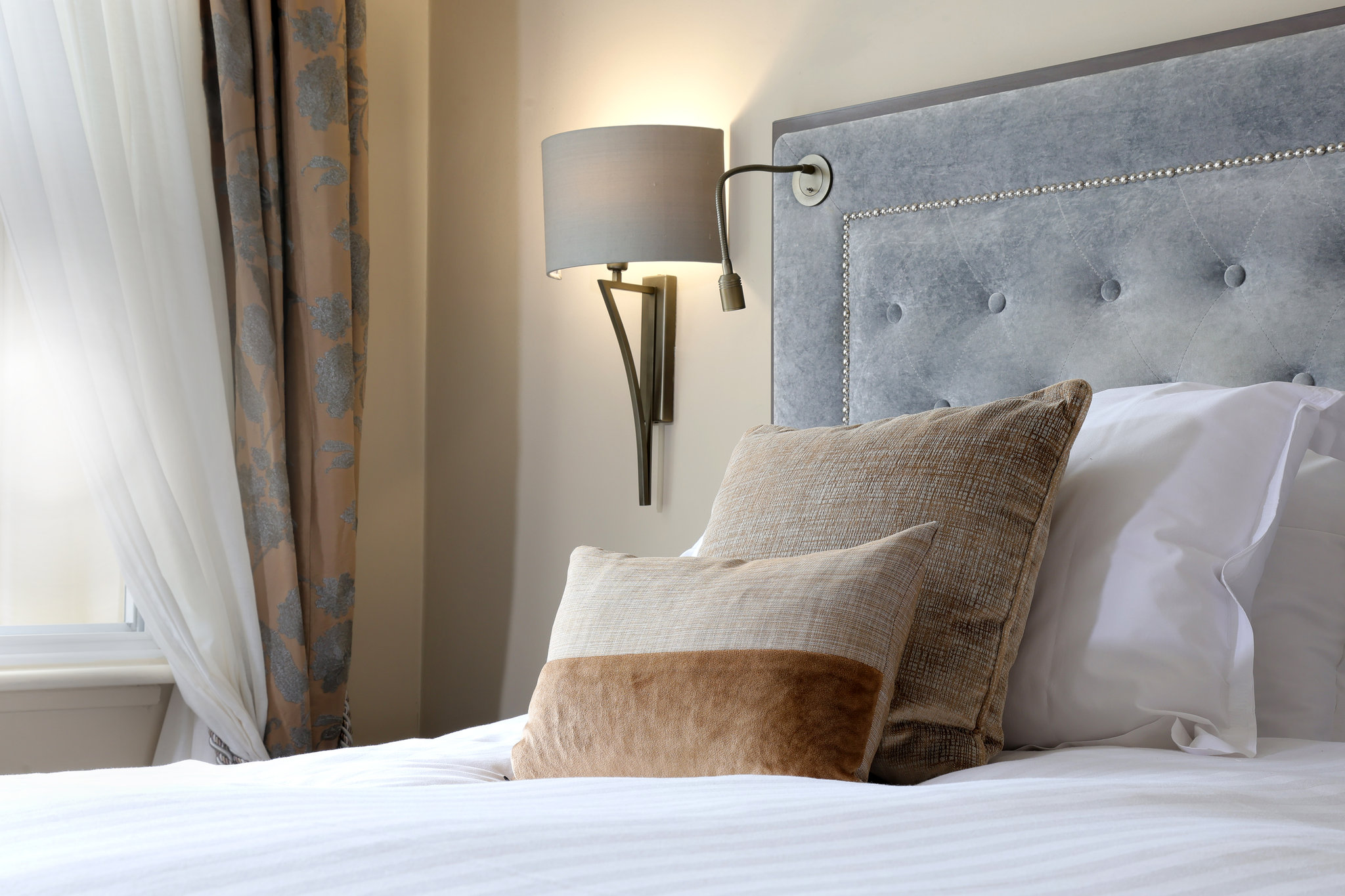 Windsor_junior_suite_detail_S