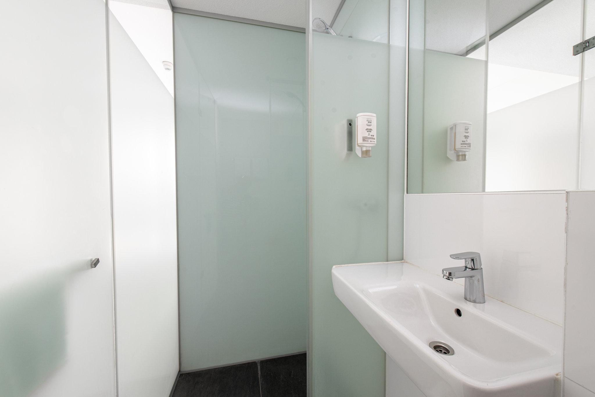 Bathroom_all_rooms2_S