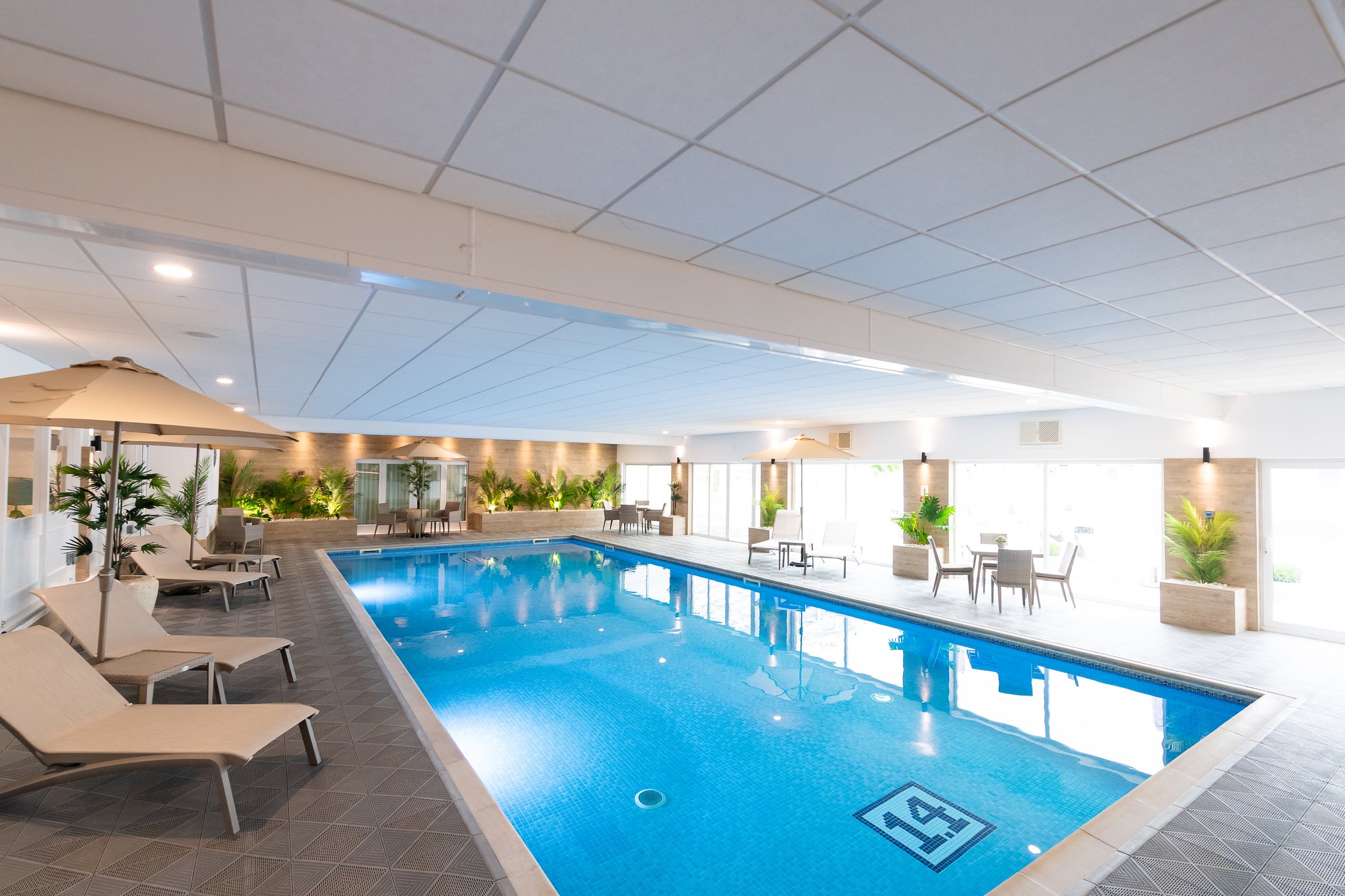 DyXe9V7Ul0yutn0GaYnxDA_indoor_swimming_pool_S