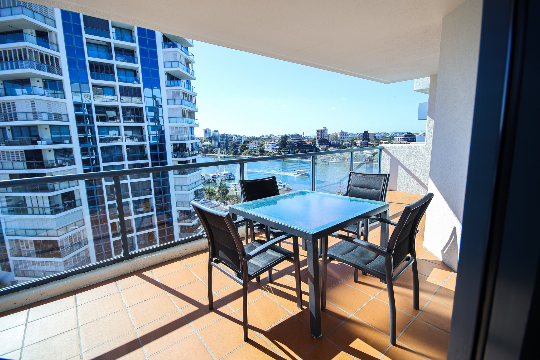 cG7NhLmMsEmvysDMESjSQ_Balcony_-_1010_S