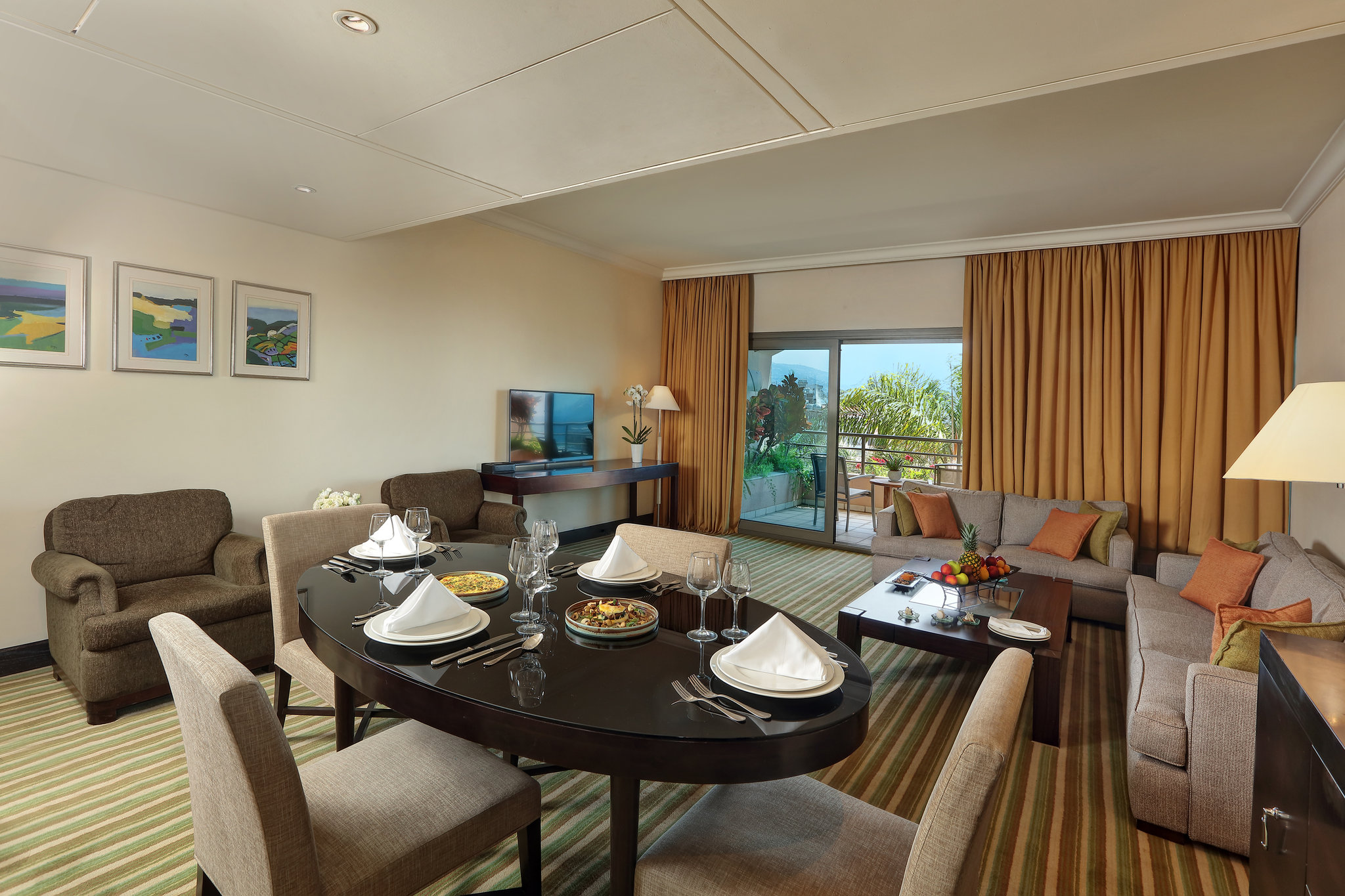 Two_Bedroom_Appartment-2BA-dining_room_S