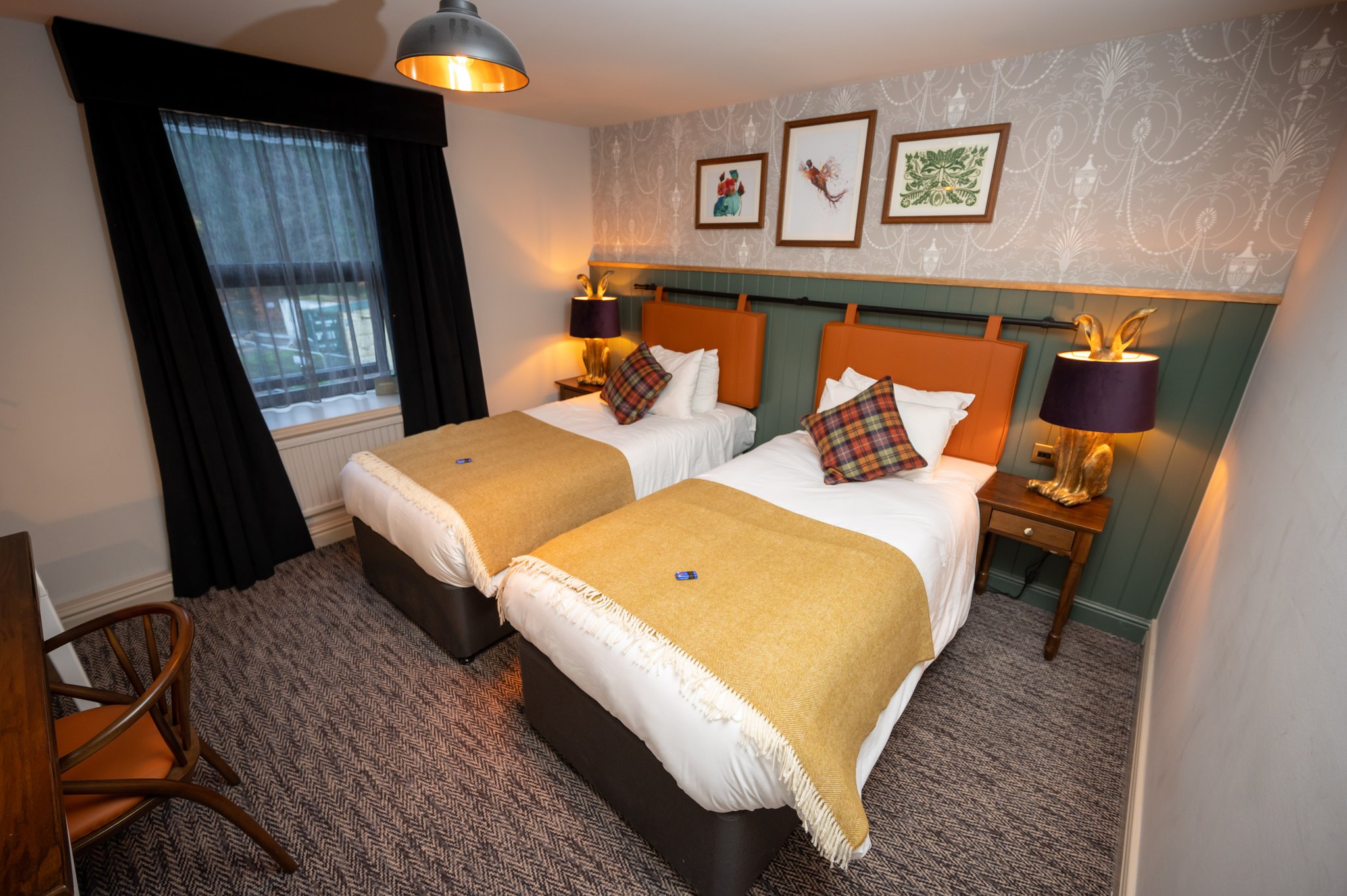 6189_DB_C_B_GreenMan_Harlow_Pub_2023_67_S